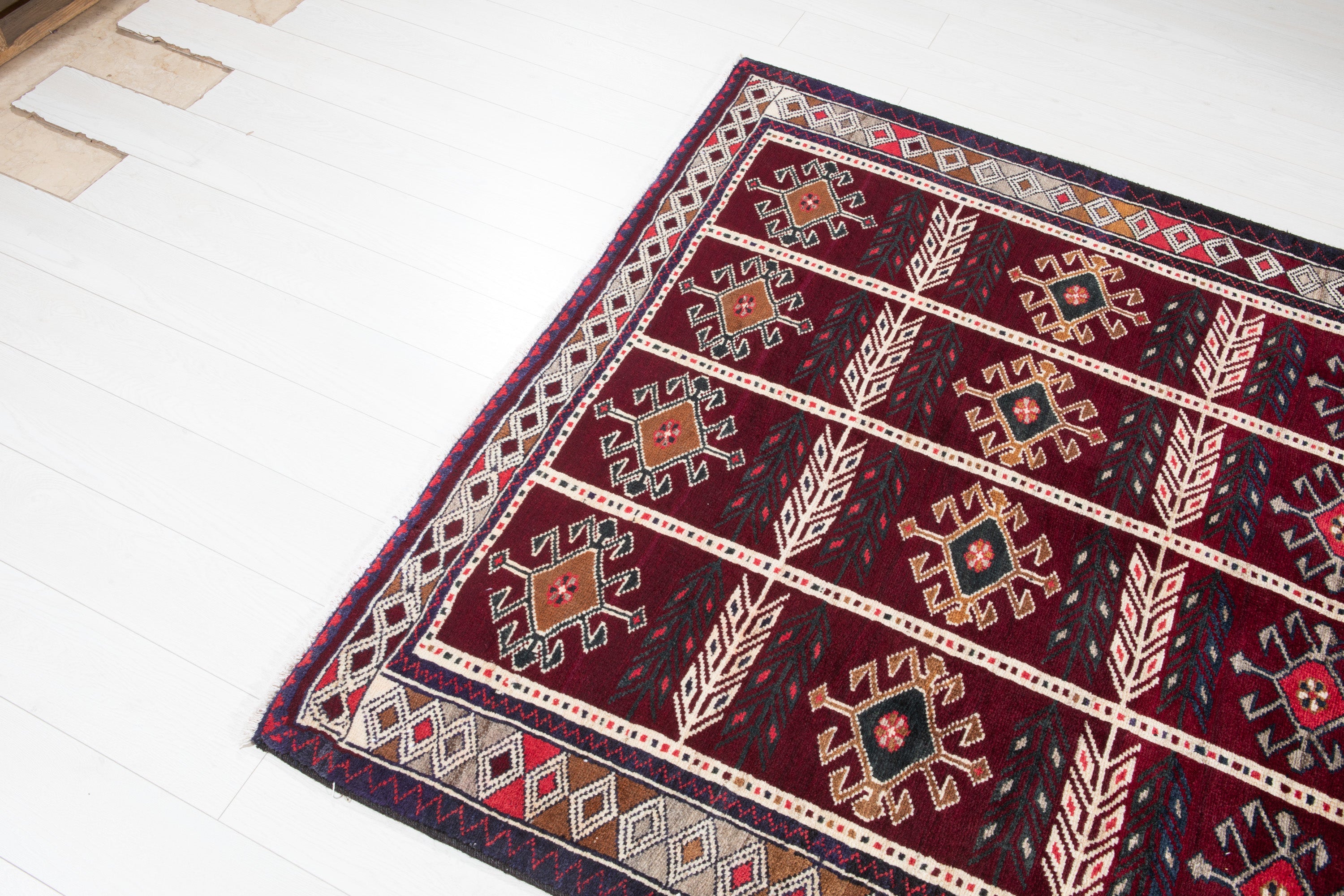 Hand-Knotted Vintage Wool Area Rug – 7' 11" x 5' 1" (241 x 155 cm) - Yasi & Fara