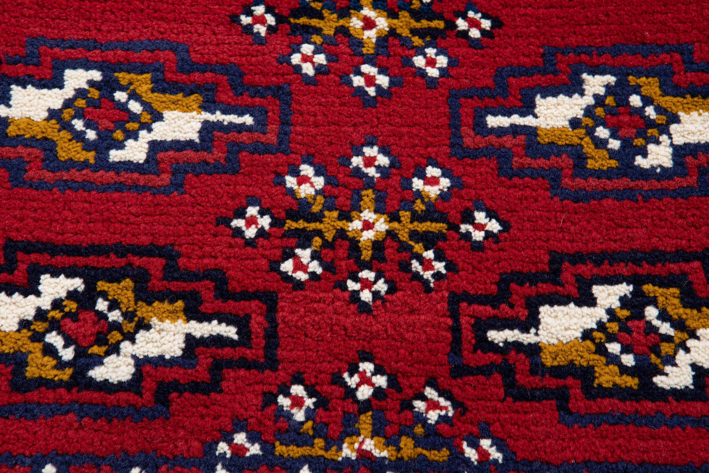 Fine Vintage Turkoman Wool Rug, Red, 2x4 – 4' 3" x 2' 0" (129 x 61 cm)