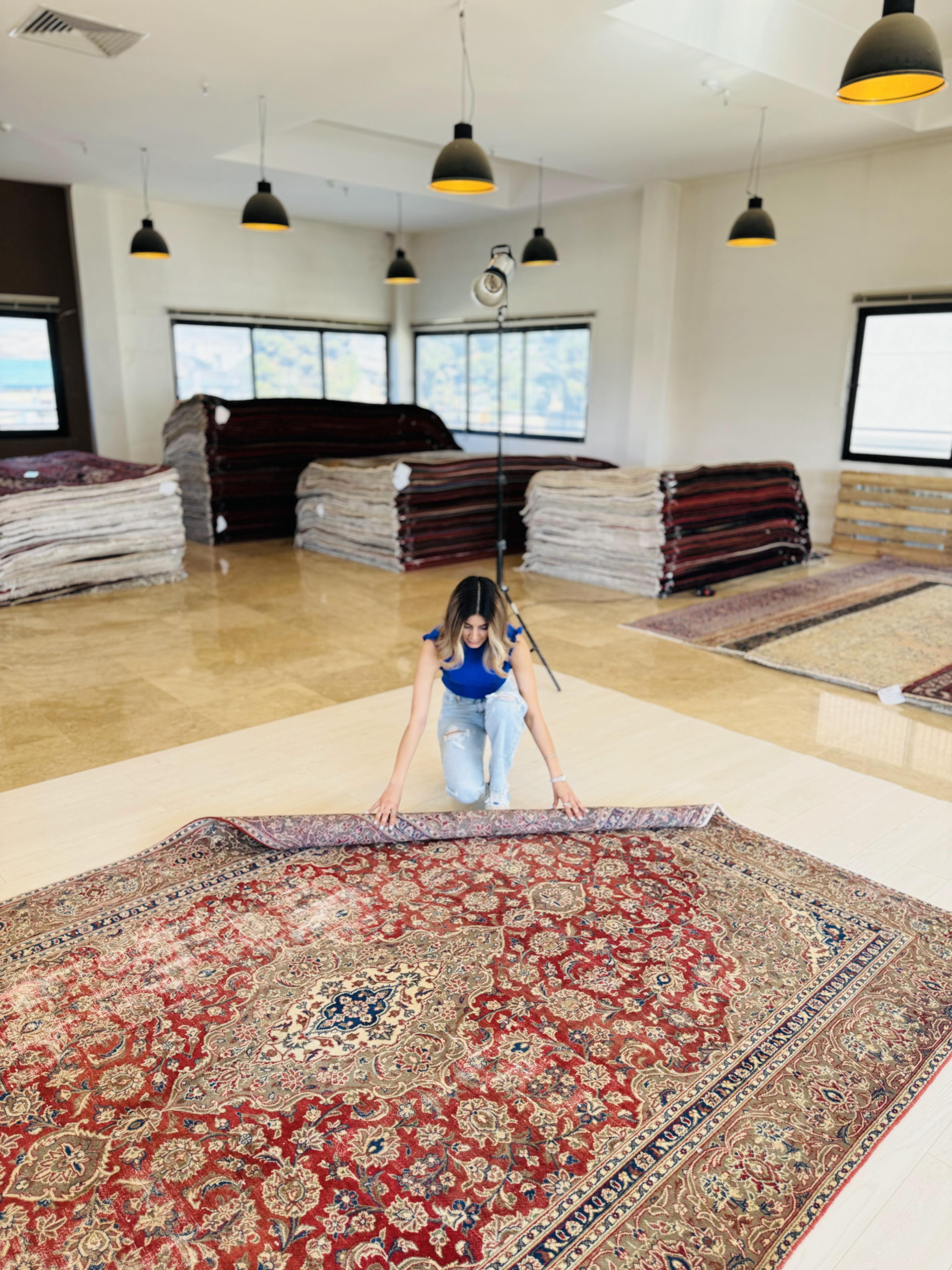 10' 11" x 7' 7" Excellent Hand-Knotted Antique Faded Large Area Rug - Yasi & Fara