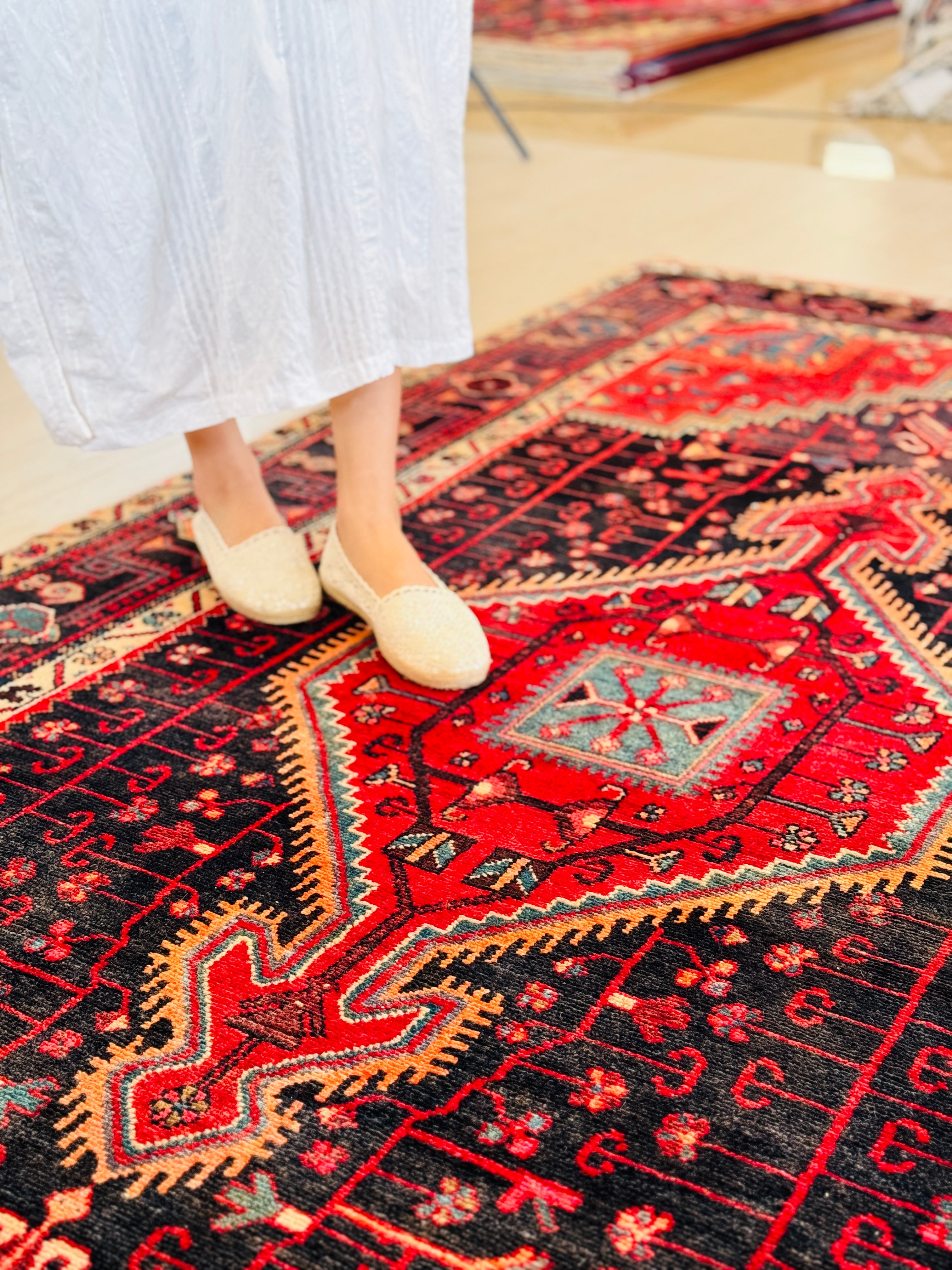 Hand-Knotted Vintage Wool Area Rug – 9' 8" x 5' (295 × 152 cm) - Yasi & Fara