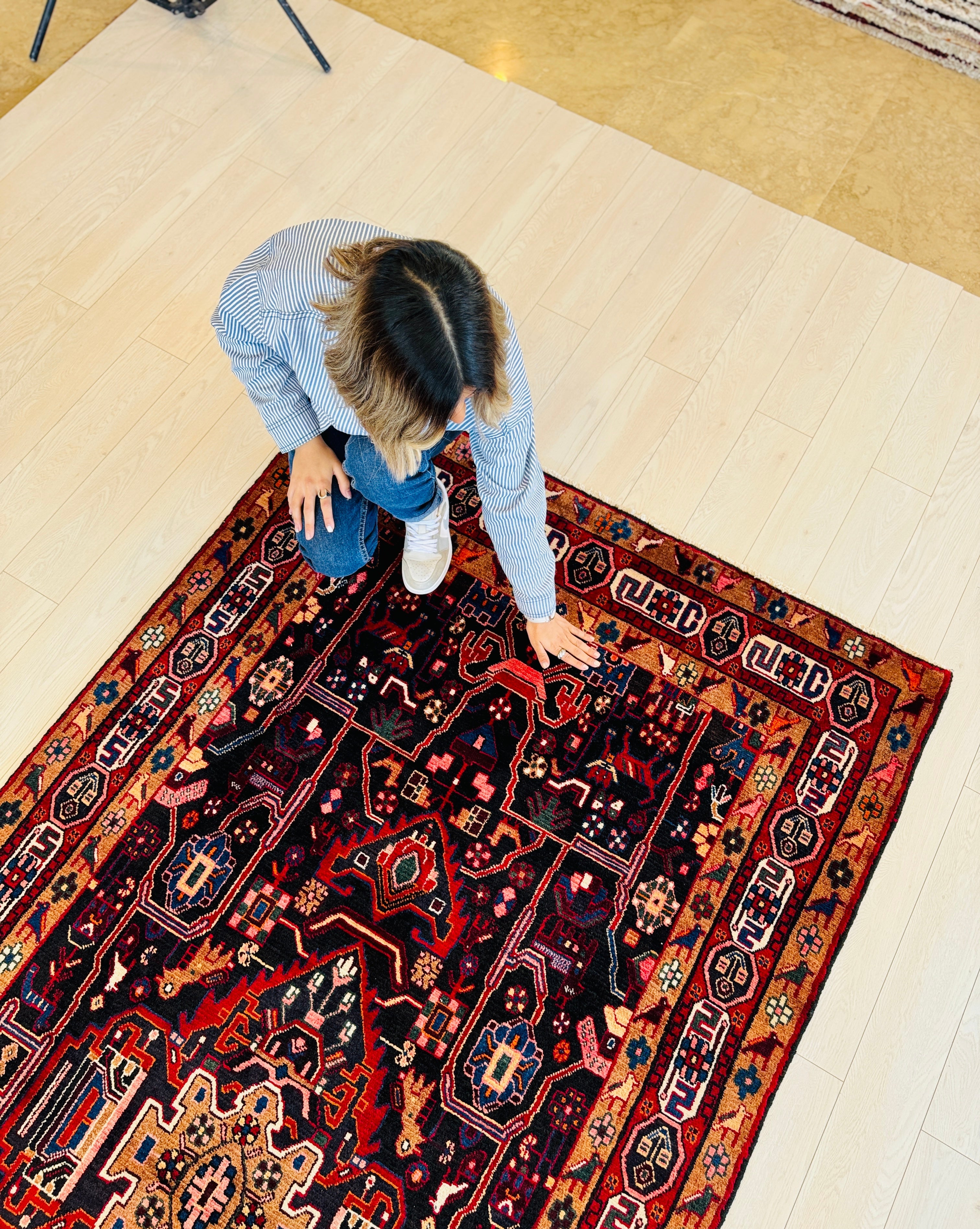Hand-Knotted Vintage Wool Area Rug – 9' 9" x 4' 11" (297 x 149 cm) - Yasi & Fara