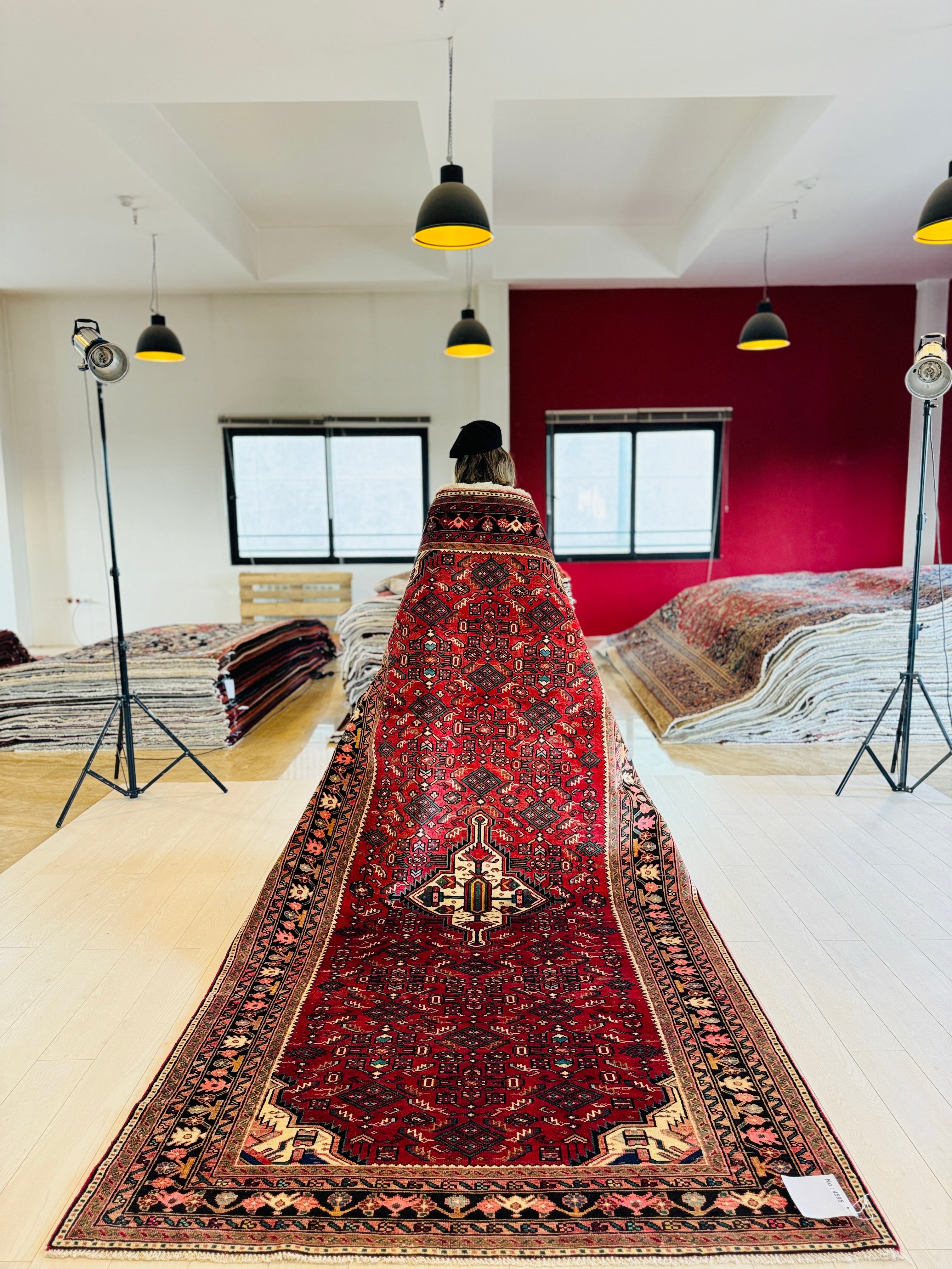 Hand-Knotted Vintage Wool Area Rug – 9' 10" x 5' 1" (299 x 155 cm) - Yasi & Fara