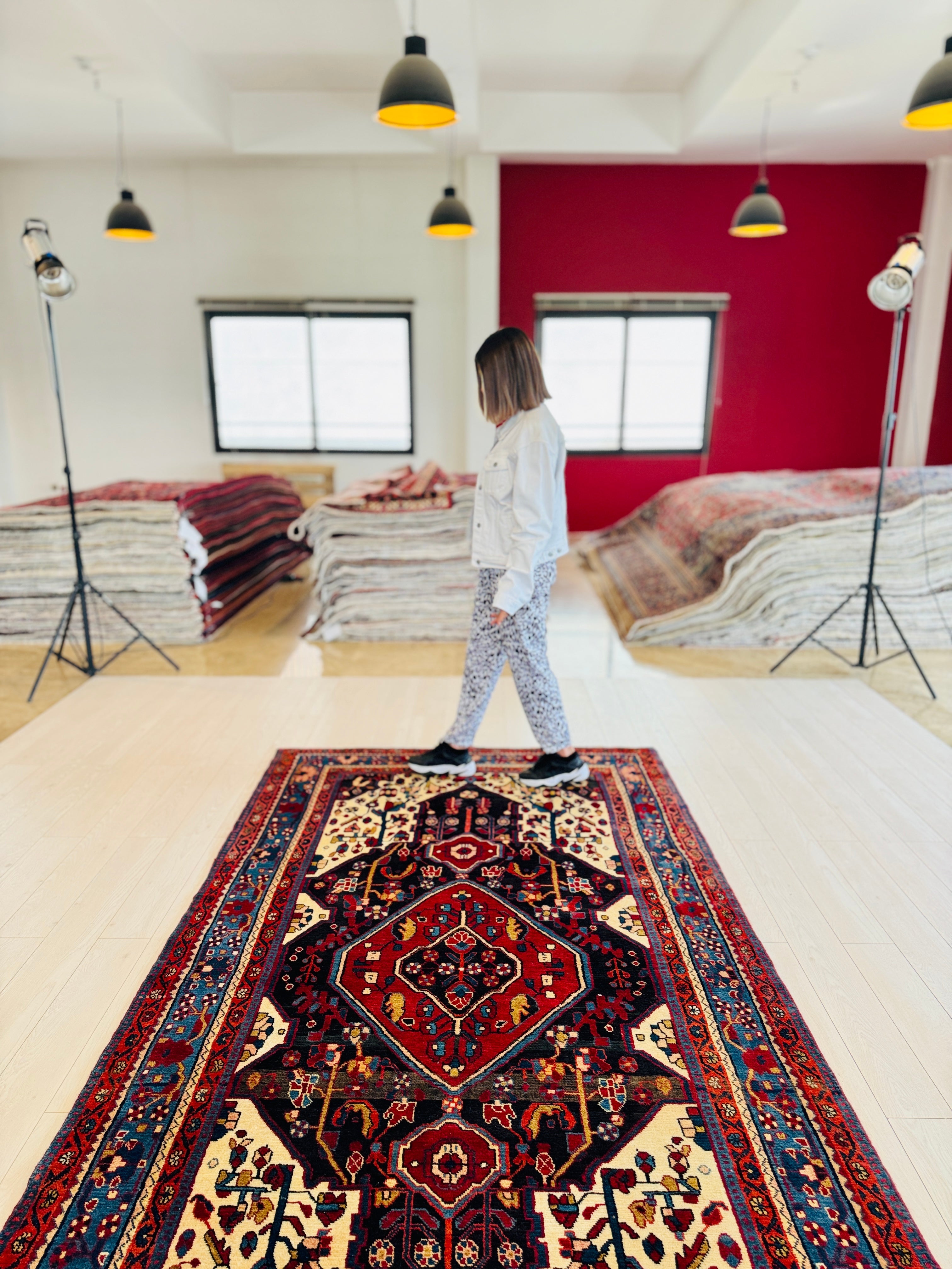 Hand-Knotted Vintage Wool Area Rug – 9' 10" x 5' 4" (301 × 162 cm) - Yasi & Fara