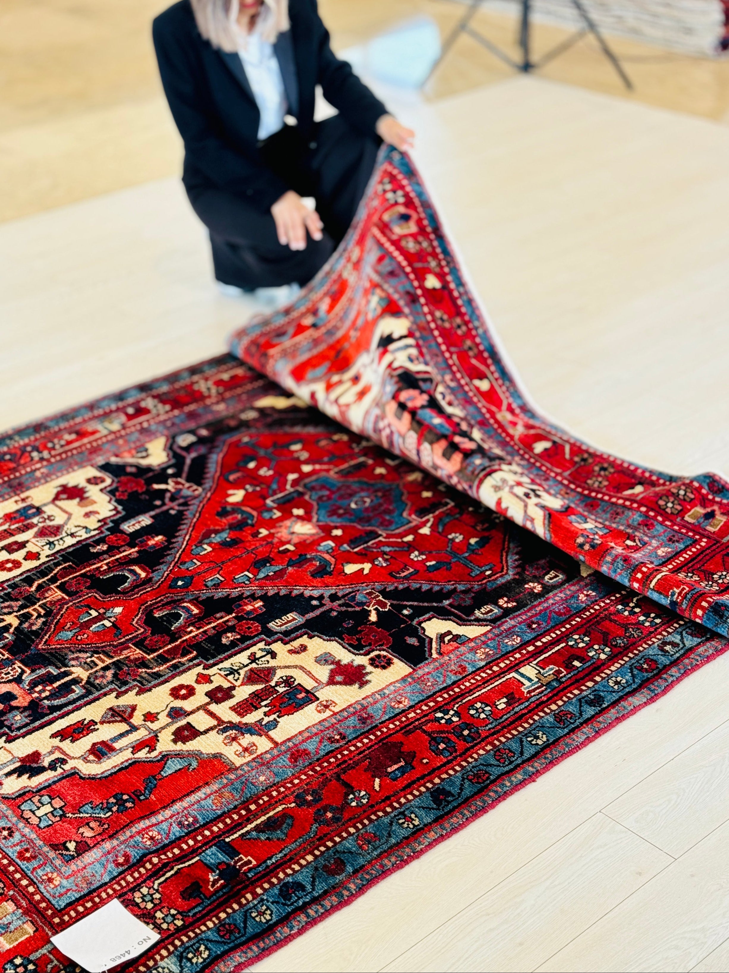 Hand-Knotted Vintage Wool Area Rug – 8' 6" x 5' 4" (258 × 163 cm) - Yasi & Fara