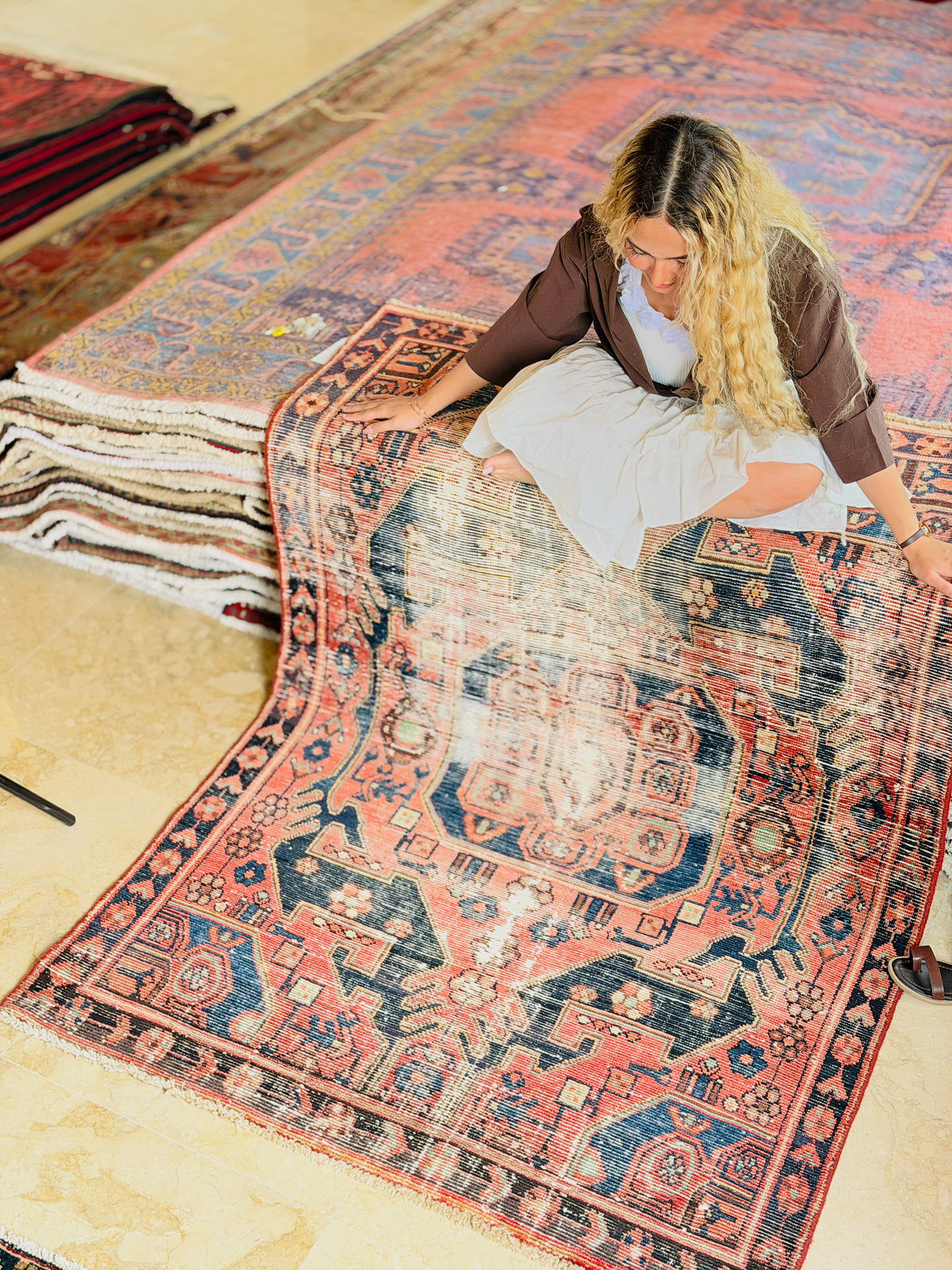 Collectible Antique Faded Red, Navy Blue Distressed Medallion Area Rug – 6' 5" x 4' 3" (195 x 130 cm)