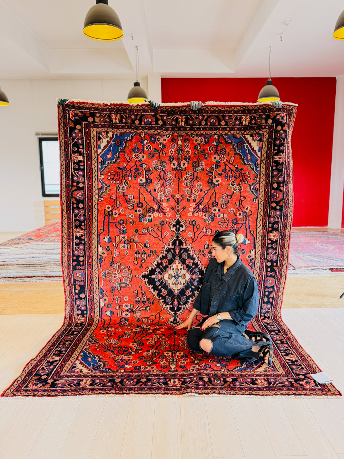 Vintage Coral Red Floral Rug – 9' 8" x 6' 6" (295 x 198 cm)
