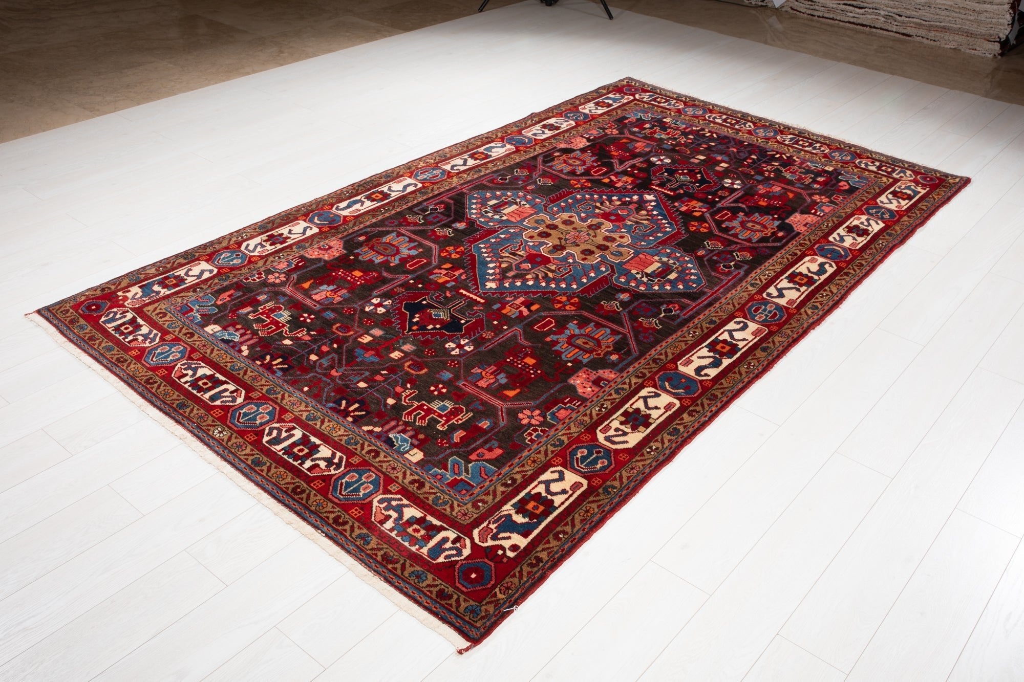 Hand-Knotted Vintage Wool Area Rug – 9' 8" x 5' 6" (294 × 167 cm) - Yasi & Fara