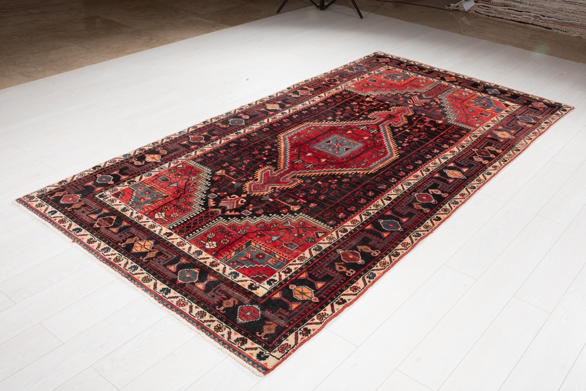 Hand-Knotted Vintage Wool Area Rug – 9' 8" x 5' (295 × 152 cm) - Yasi & Fara