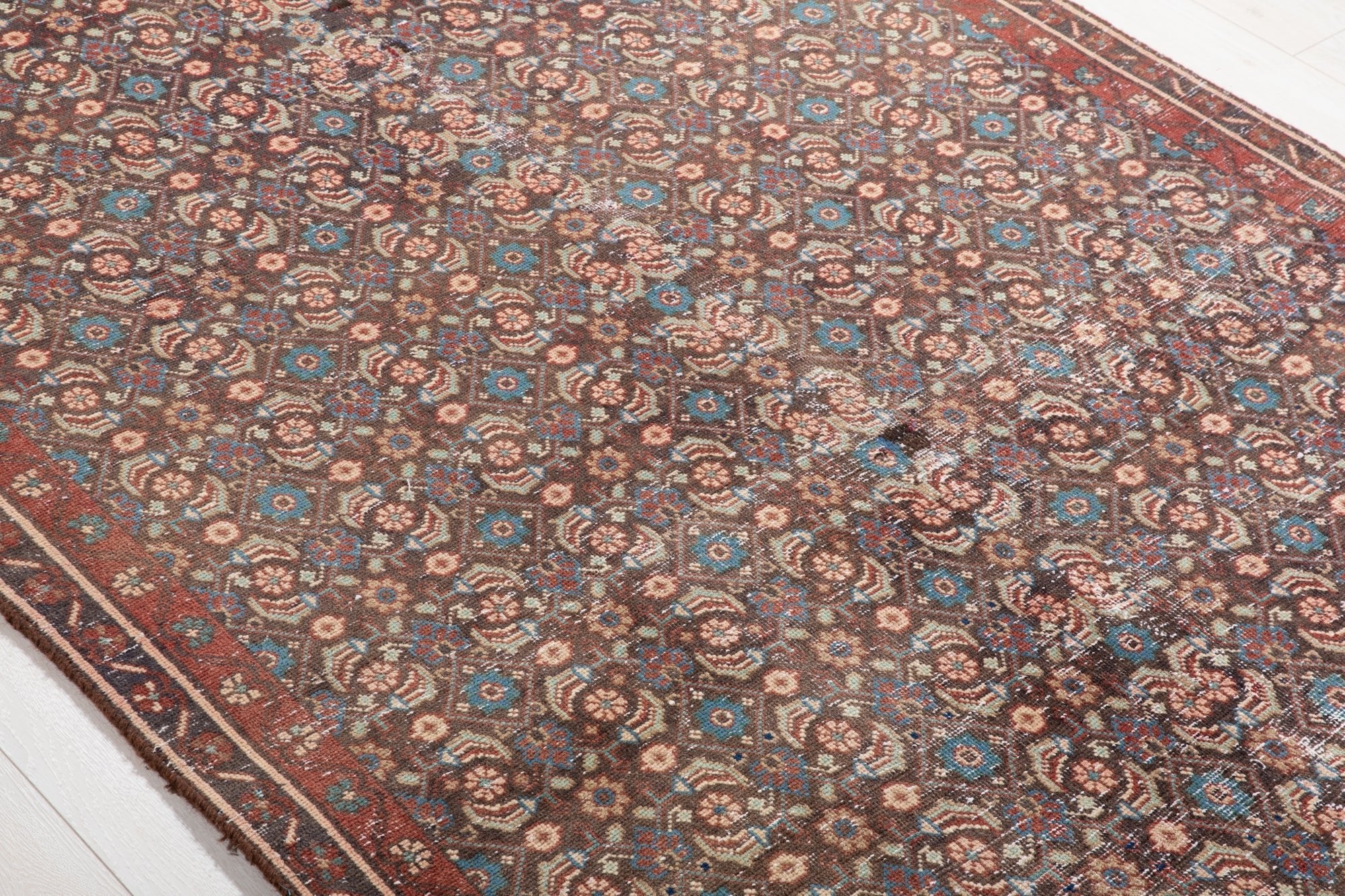 Hand-Knotted Vintage Wool Runner Rug – 13' 10" x 4' 7" (423 × 140 cm) - Yasi & Fara