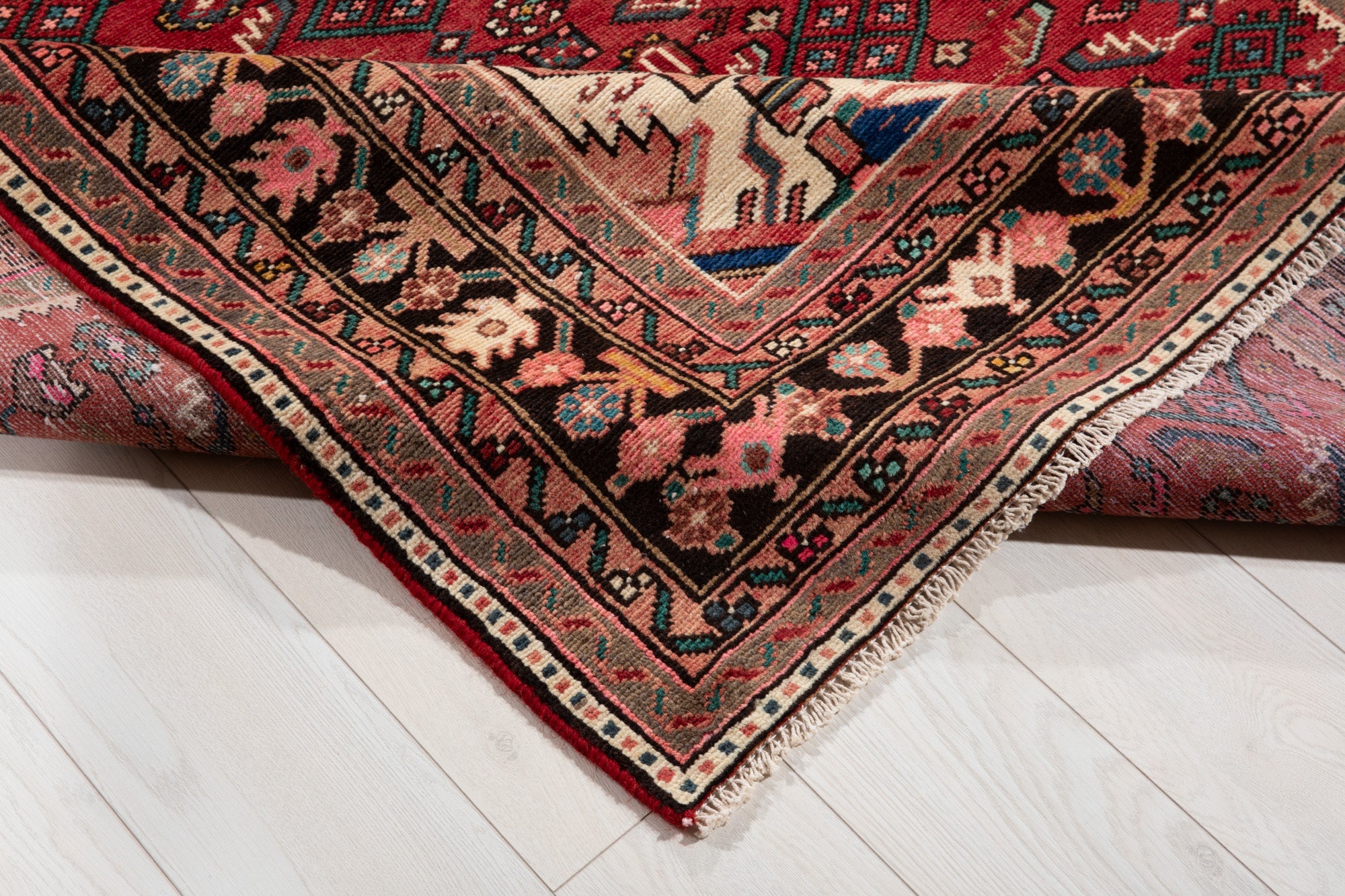 Hand-Knotted Vintage Wool Area Rug – 9' 10" x 5' 1" (299 x 155 cm) - Yasi & Fara