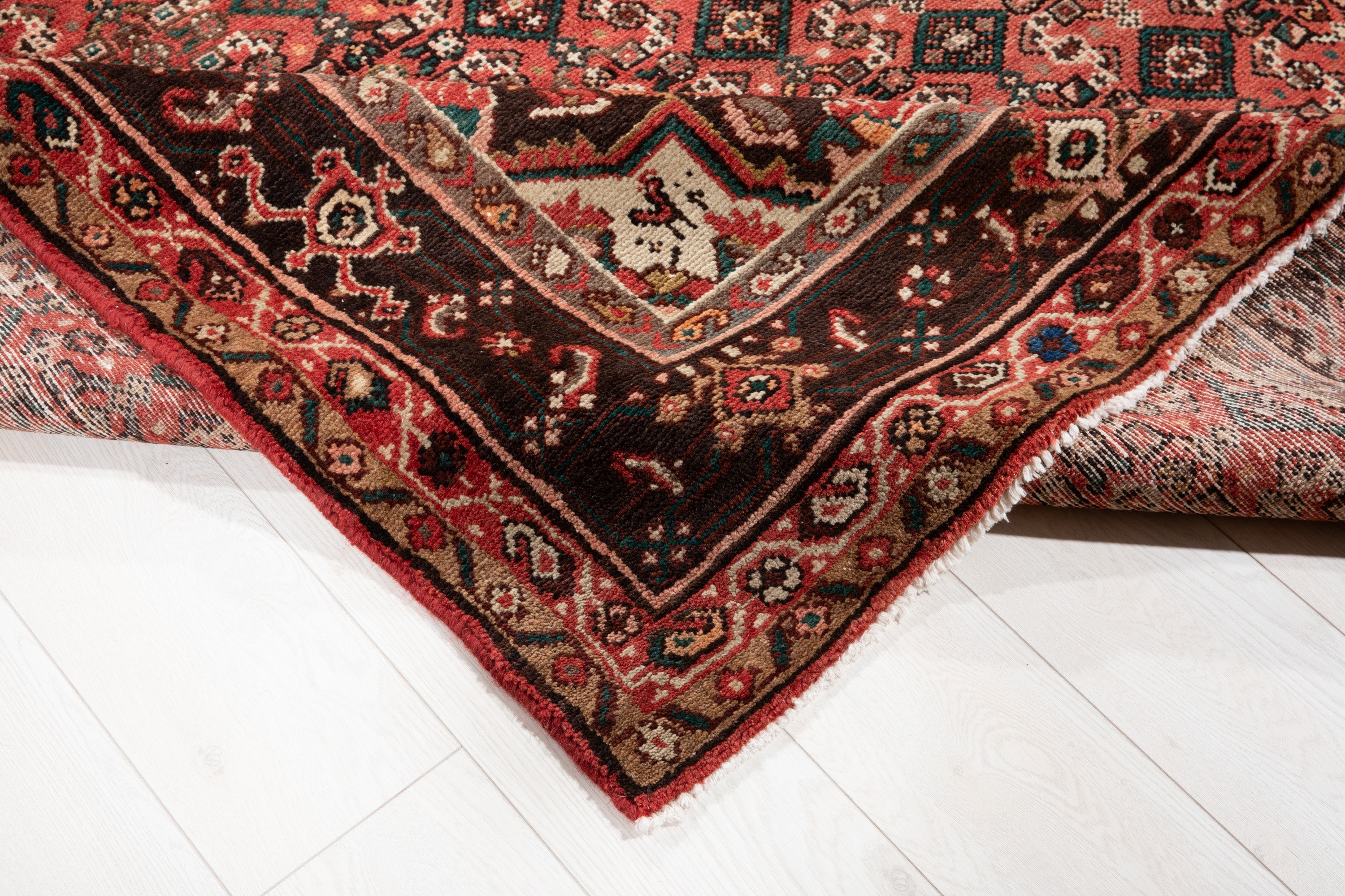 Hand-Knotted Vintage Wool Area Rug – 9' 8" x 5' 5" (295 x 165 cm) - Yasi & Fara