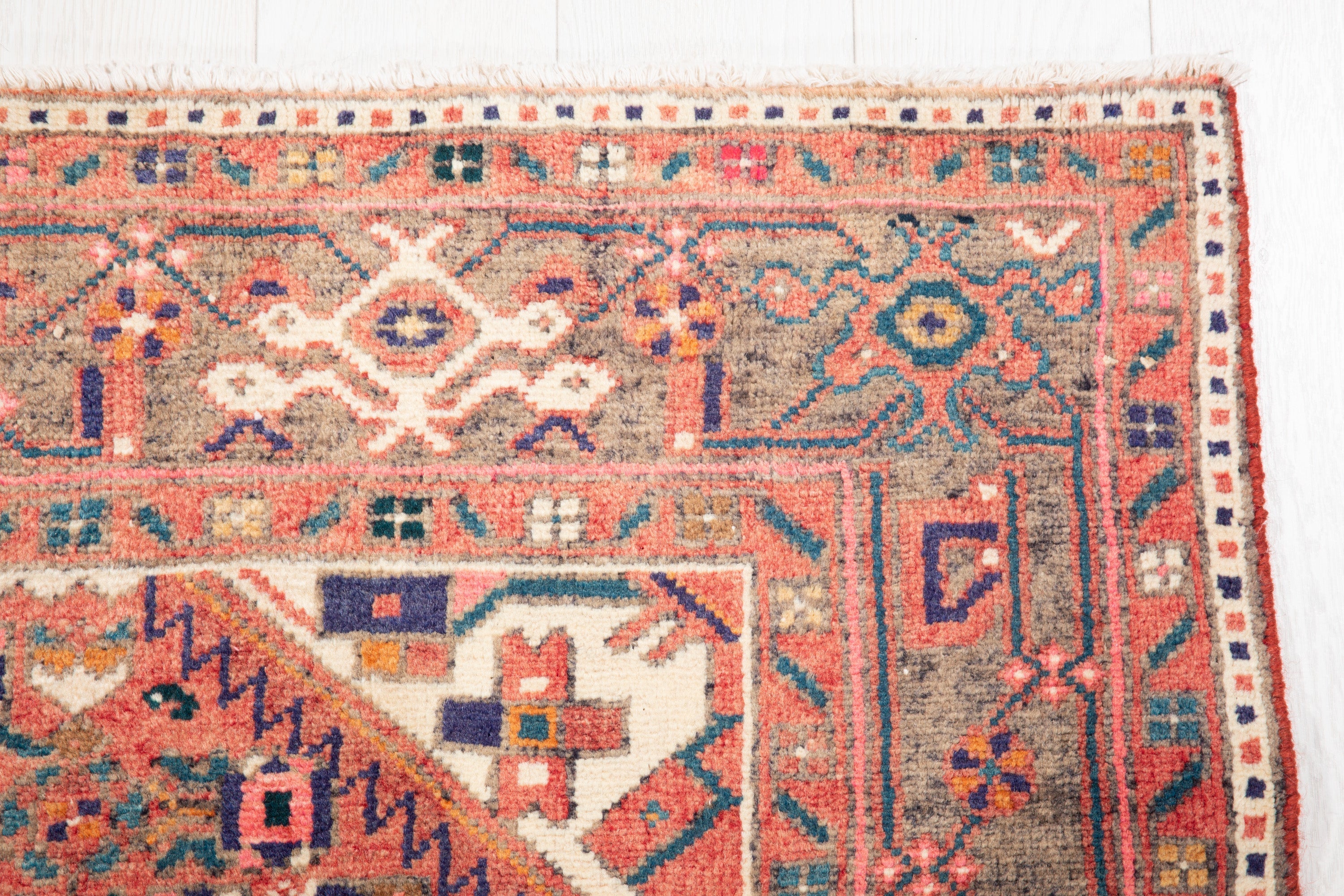 Hand-Knotted Vintage Wool Area Rug – 10' x 4' 11" (304 x 149 cm) - Yasi & Fara