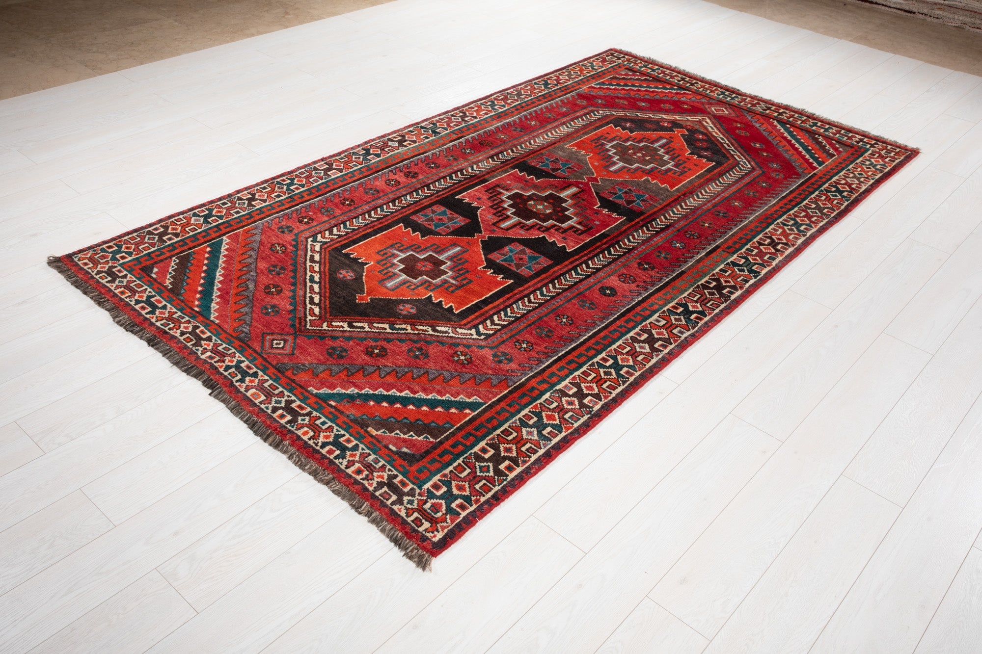 Hand-Knotted Vintage Wool Area Rug – 9' x 5' (274 × 151 cm) - Yasi & Fara