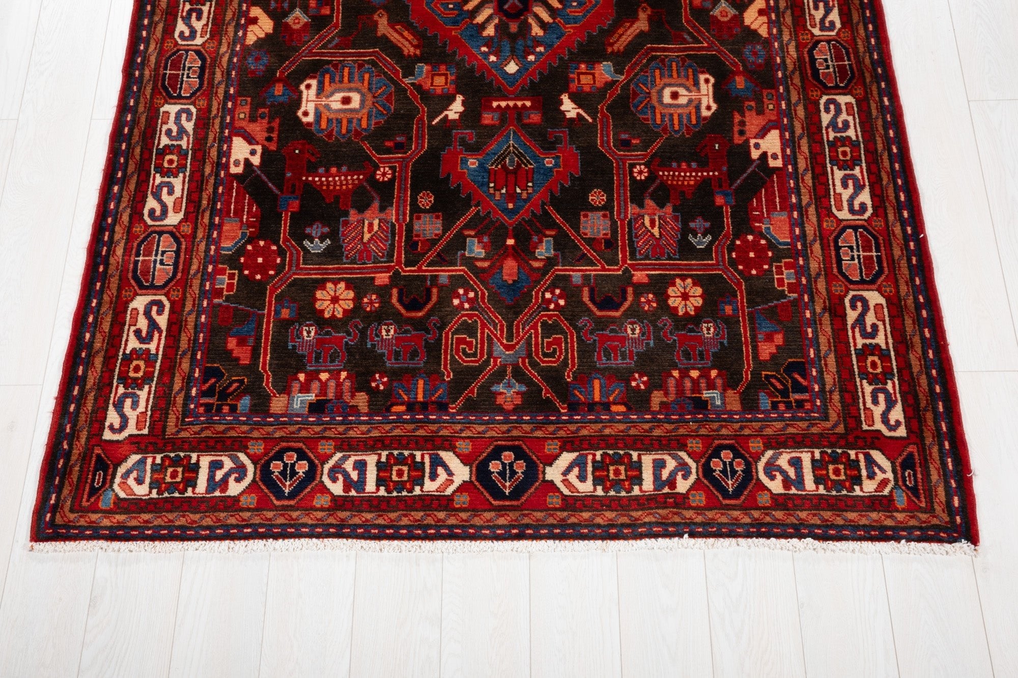 Hand-Knotted Vintage Wool Area Rug – 9' 7" x 5' 2" (293 × 157 cm) - Yasi & Fara