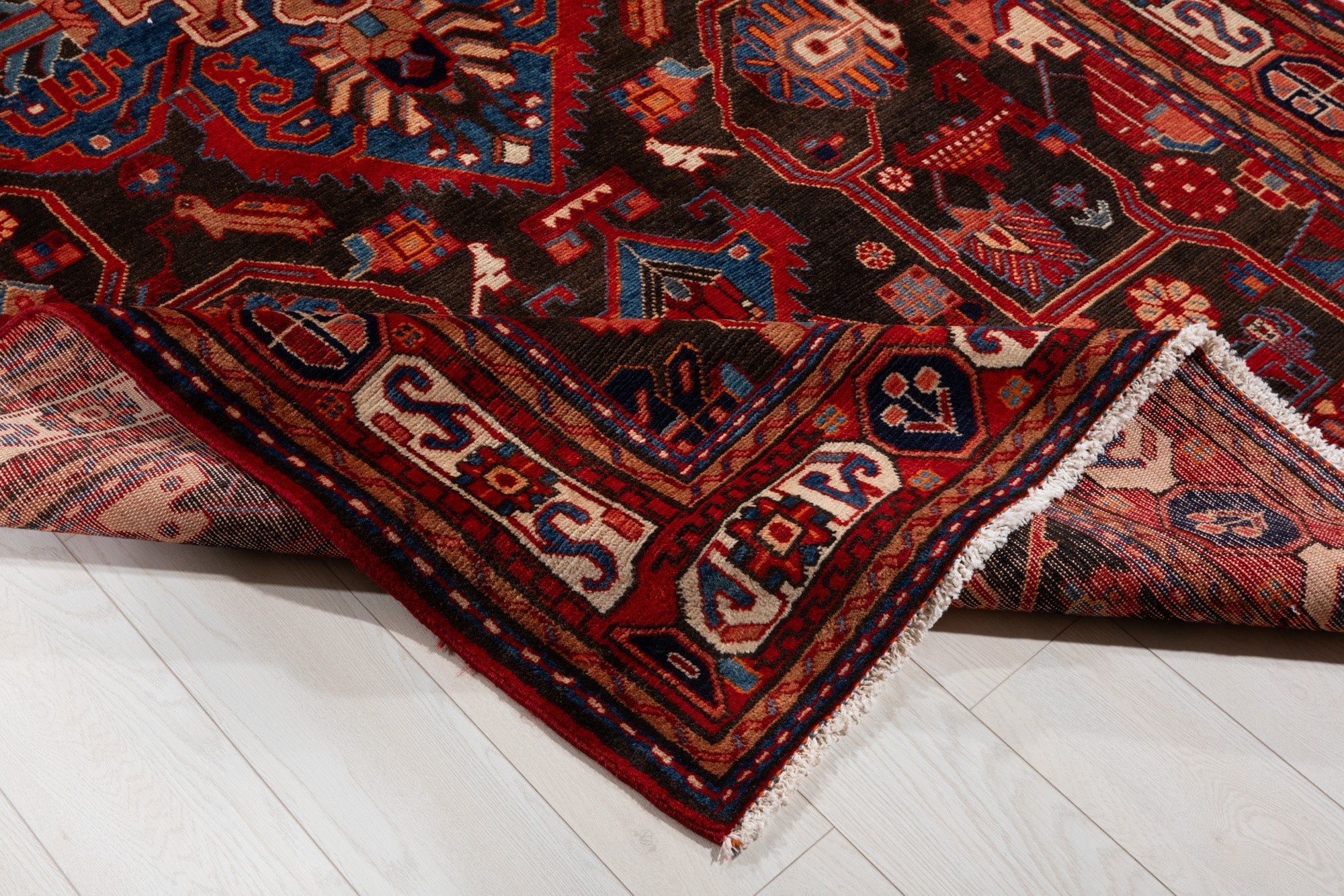 Hand-Knotted Vintage Wool Area Rug – 9' 7" x 5' 2" (293 × 157 cm) - Yasi & Fara