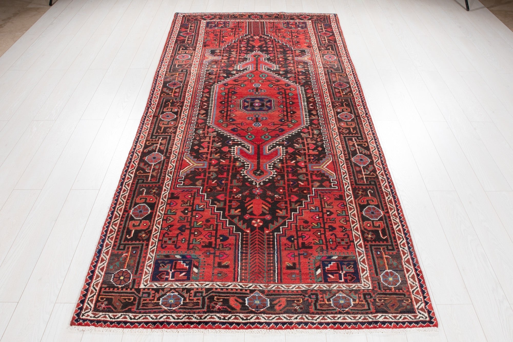 Hand-Knotted Vintage Wool Area Rug – 9' 8" x 4' 6" (295 × 136 cm) - Yasi & Fara