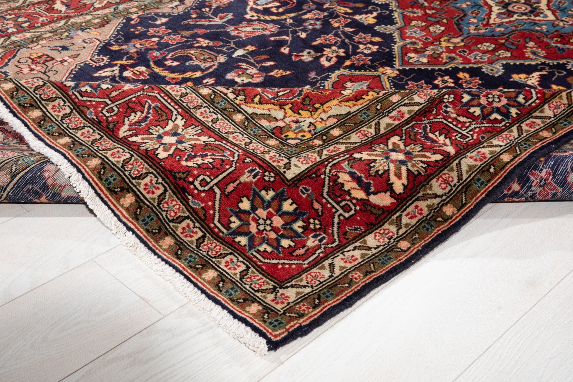 Hand-Knotted Vintage Wool Area Rug – 9' 9" x 5' 2" (298 x 158 cm) - Yasi & Fara