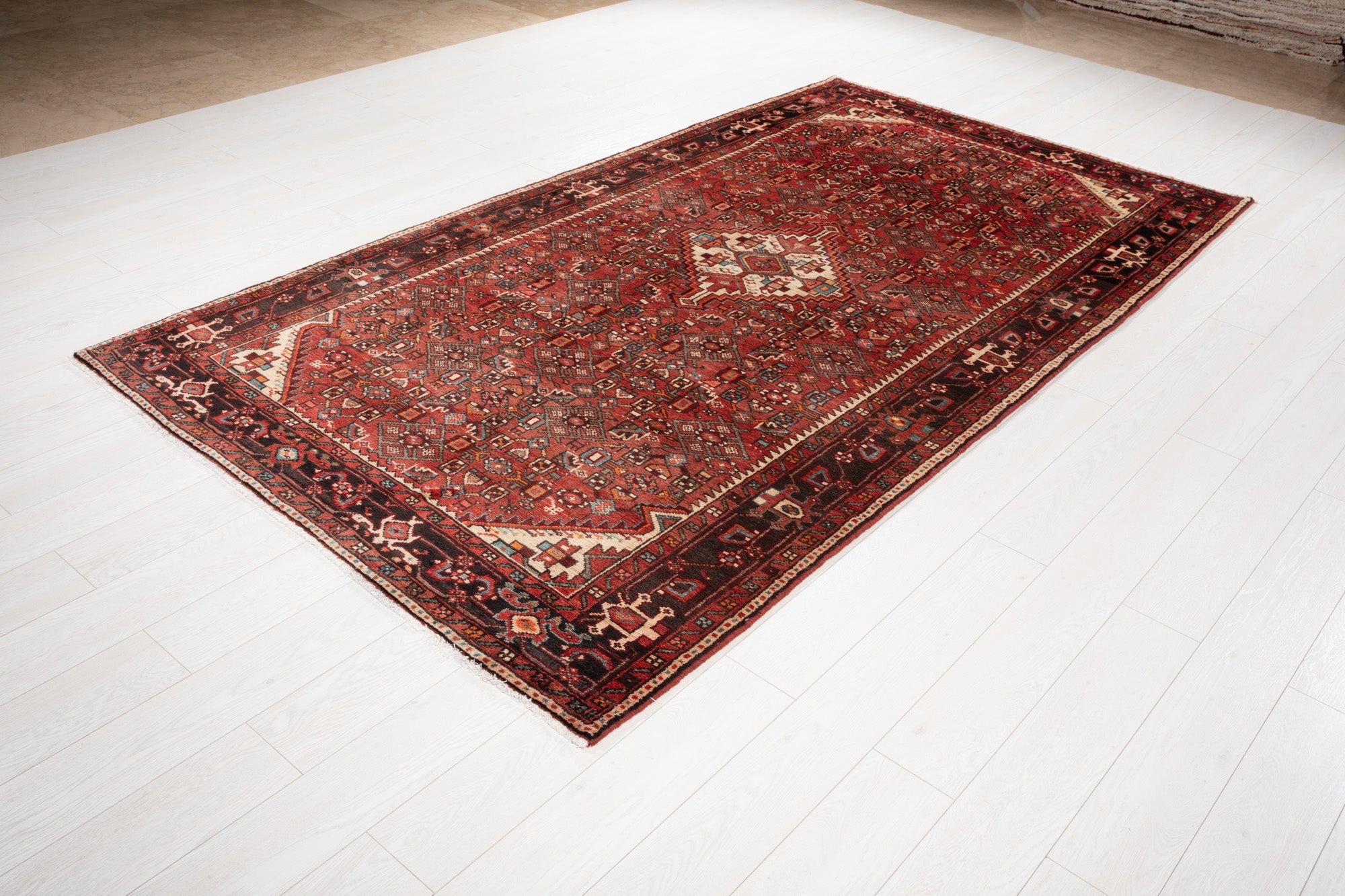 Hand-Knotted Vintage Wool Area Rug – 9' 7" x 5' 3" (293 × 160 cm) - Yasi & Fara