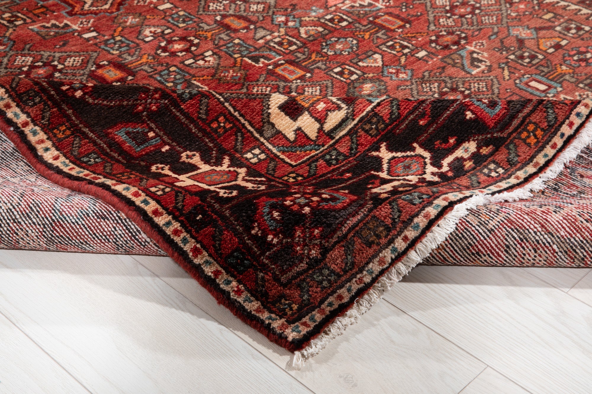 Hand-Knotted Vintage Wool Area Rug – 9' 7" x 5' 3" (293 × 160 cm) - Yasi & Fara