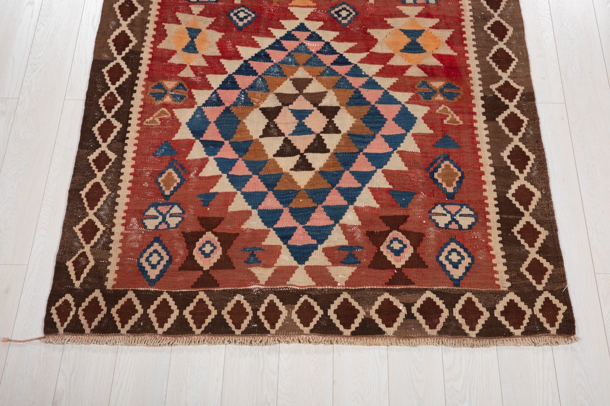 Handwoven Vintage Wool Kilim Rug – 10' 1" x 4' 8" (307 × 143 cm) - Yasi & Fara