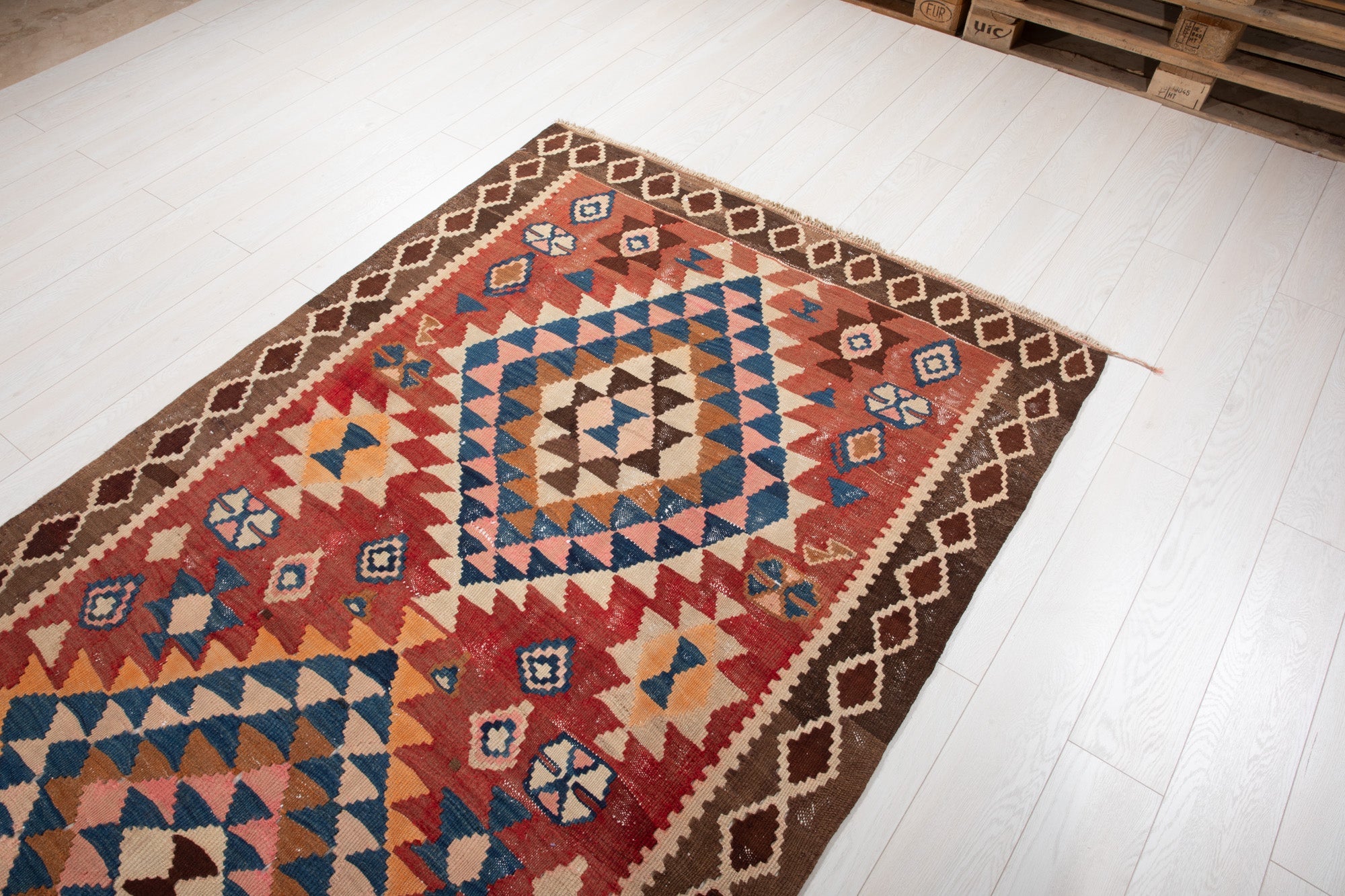 Handwoven Vintage Wool Kilim Rug – 10' 1" x 4' 8" (307 × 143 cm) - Yasi & Fara