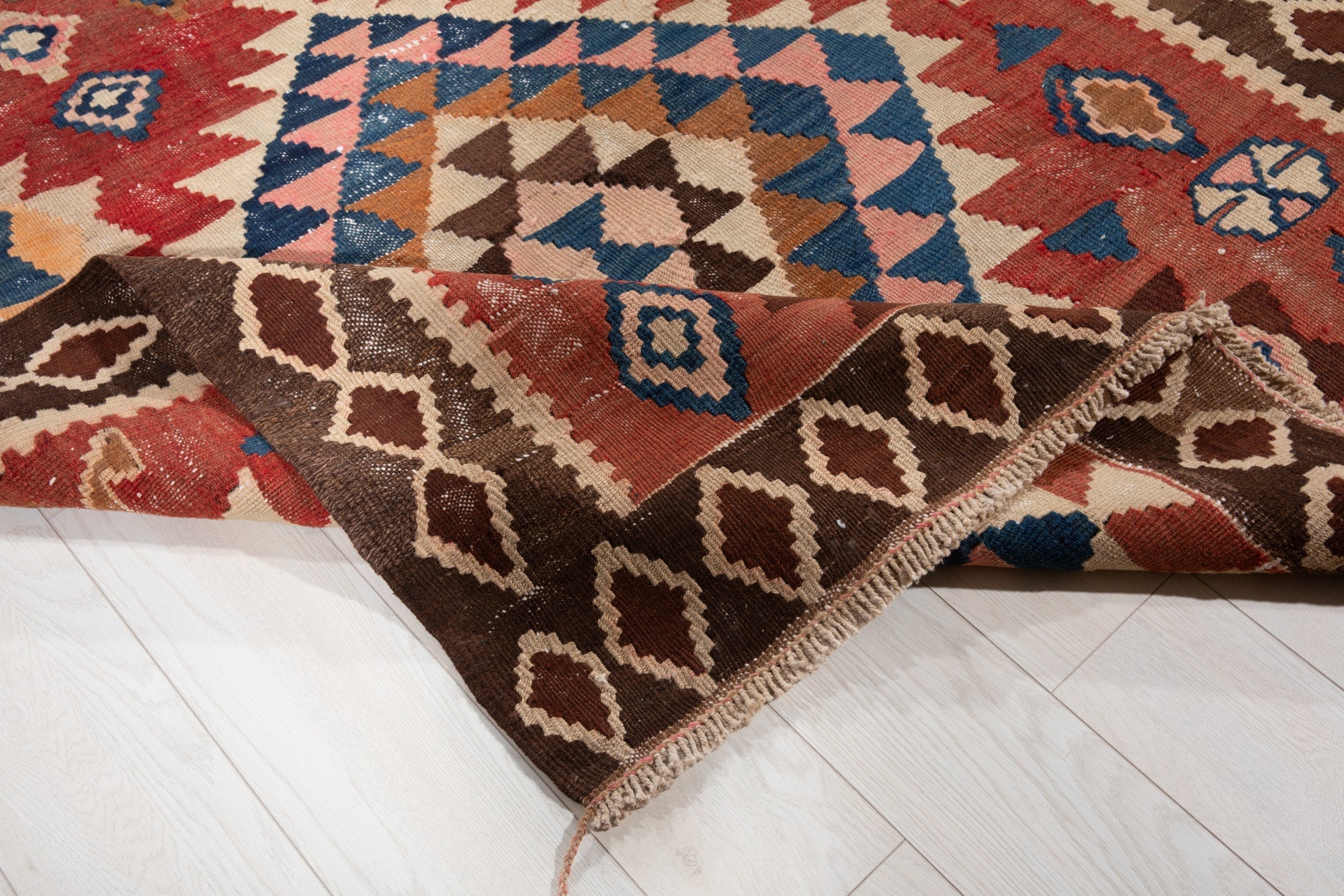 Handwoven Vintage Wool Kilim Rug – 10' 1" x 4' 8" (307 × 143 cm) - Yasi & Fara