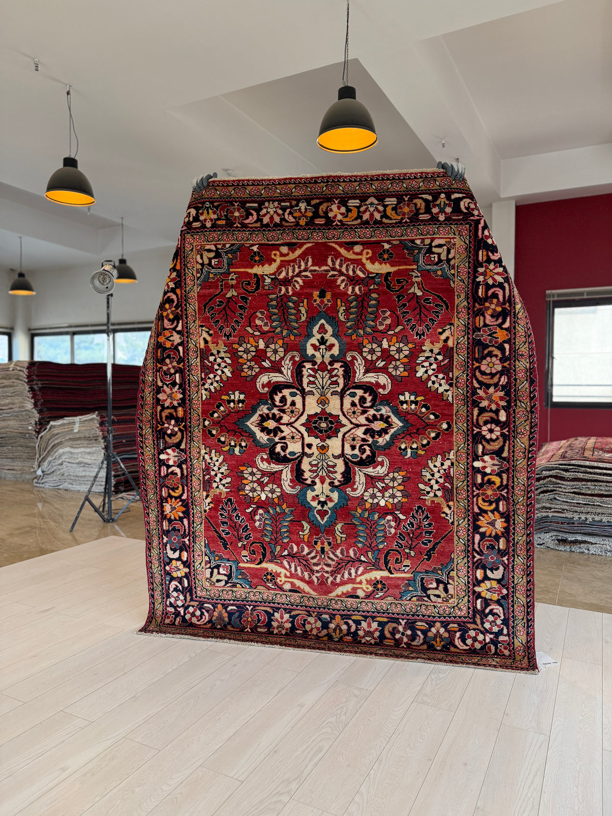 Rare Collectible Antique Red Floral Medallion Wool Rug – 6' 8" x 5' 6" (203 x 168 cm)
