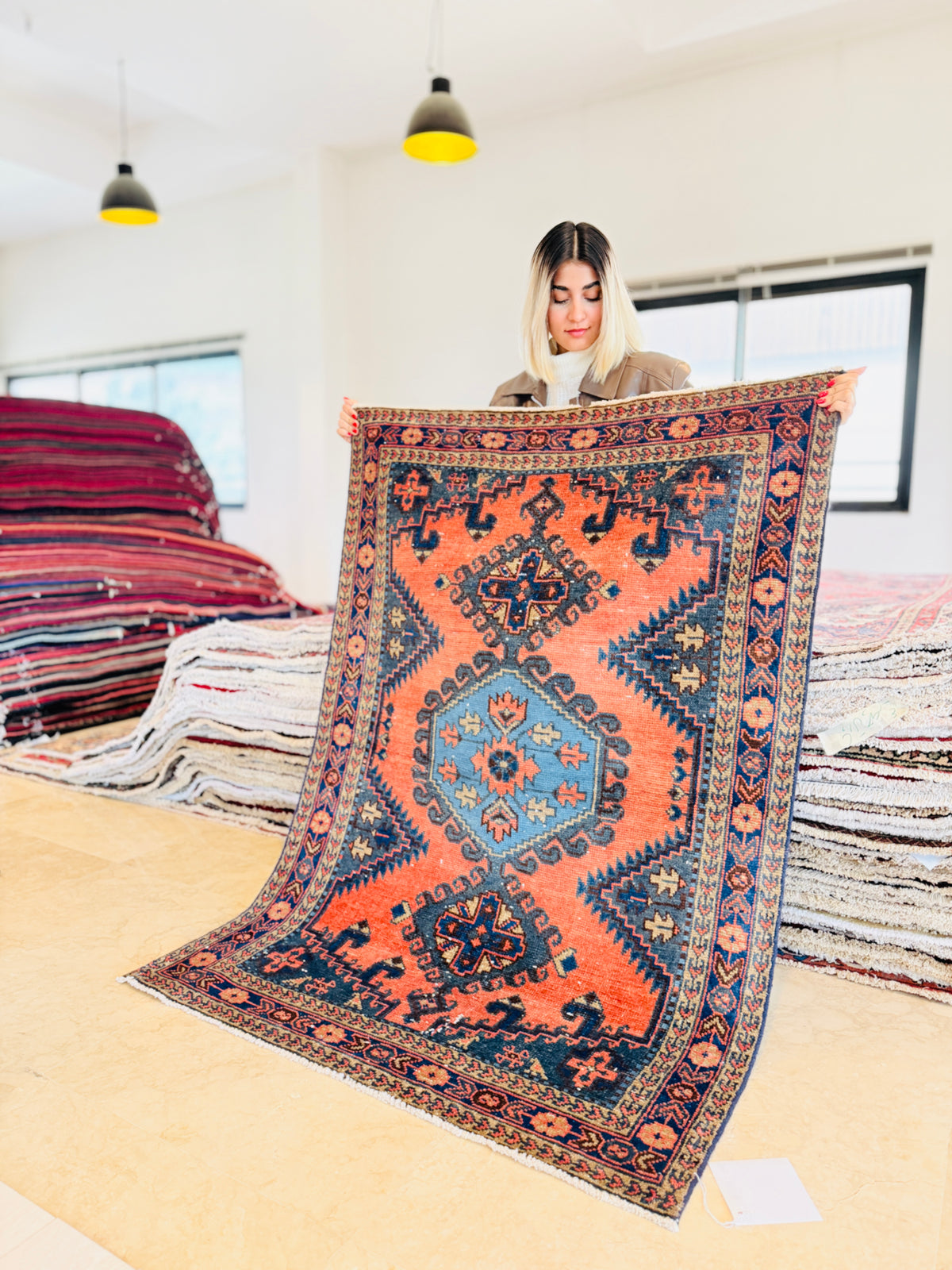 Small Vintage Orange-Red & Blue Rug – 5' 1" x 3' 6" (154 x 107 cm)