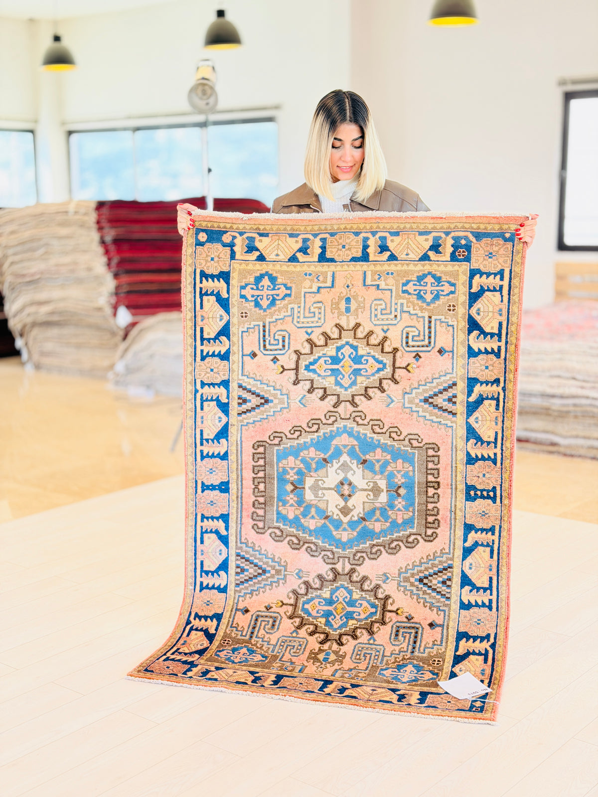 Small Antique Faded Salmon Pink Rug – 5' 5" x 3' 5" (164 x 104 cm)