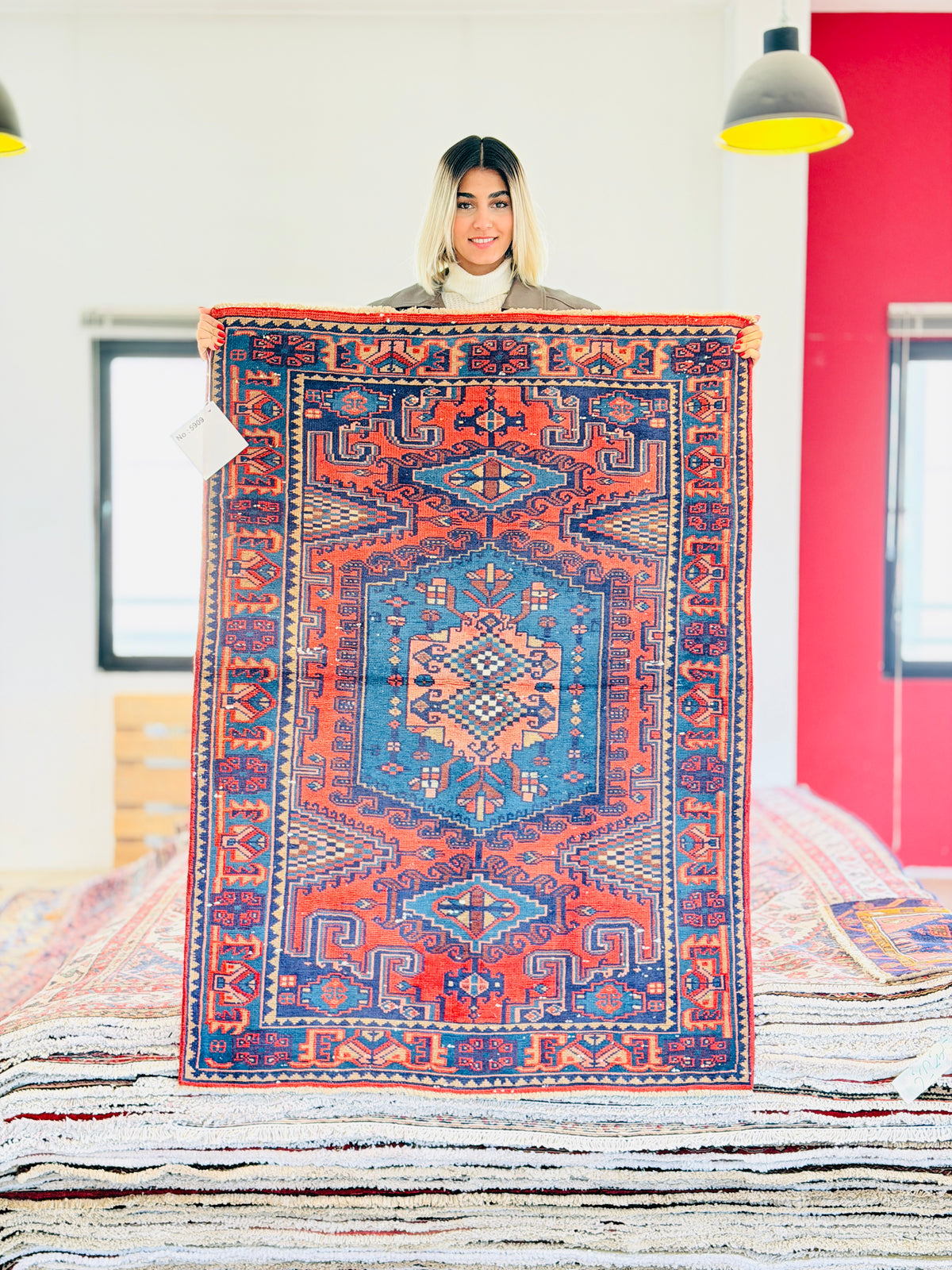 Small Vintage Orange-Red & Blue Rug – 4' 10" x 3' 7" (147 x 108 cm)
