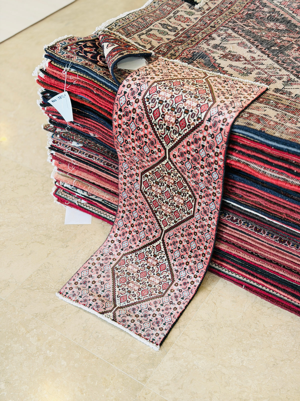 Small Antique Coral Pink Rug – 4' 1" x 1' 5" (124 x 43 cm)