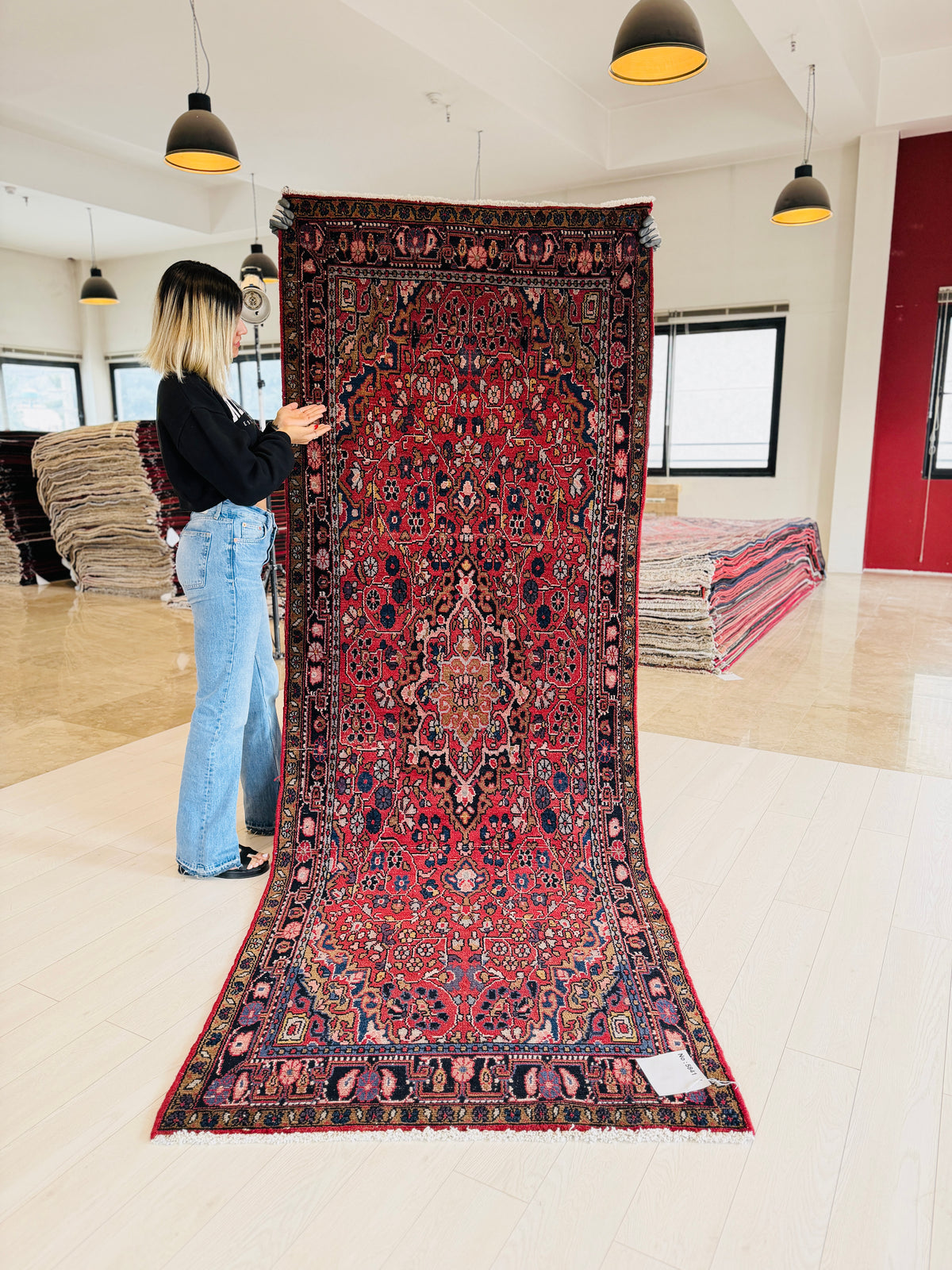 Antique Red Geometric Runner Rug – 9' 11" x 3' 7" (303 x 110 cm)