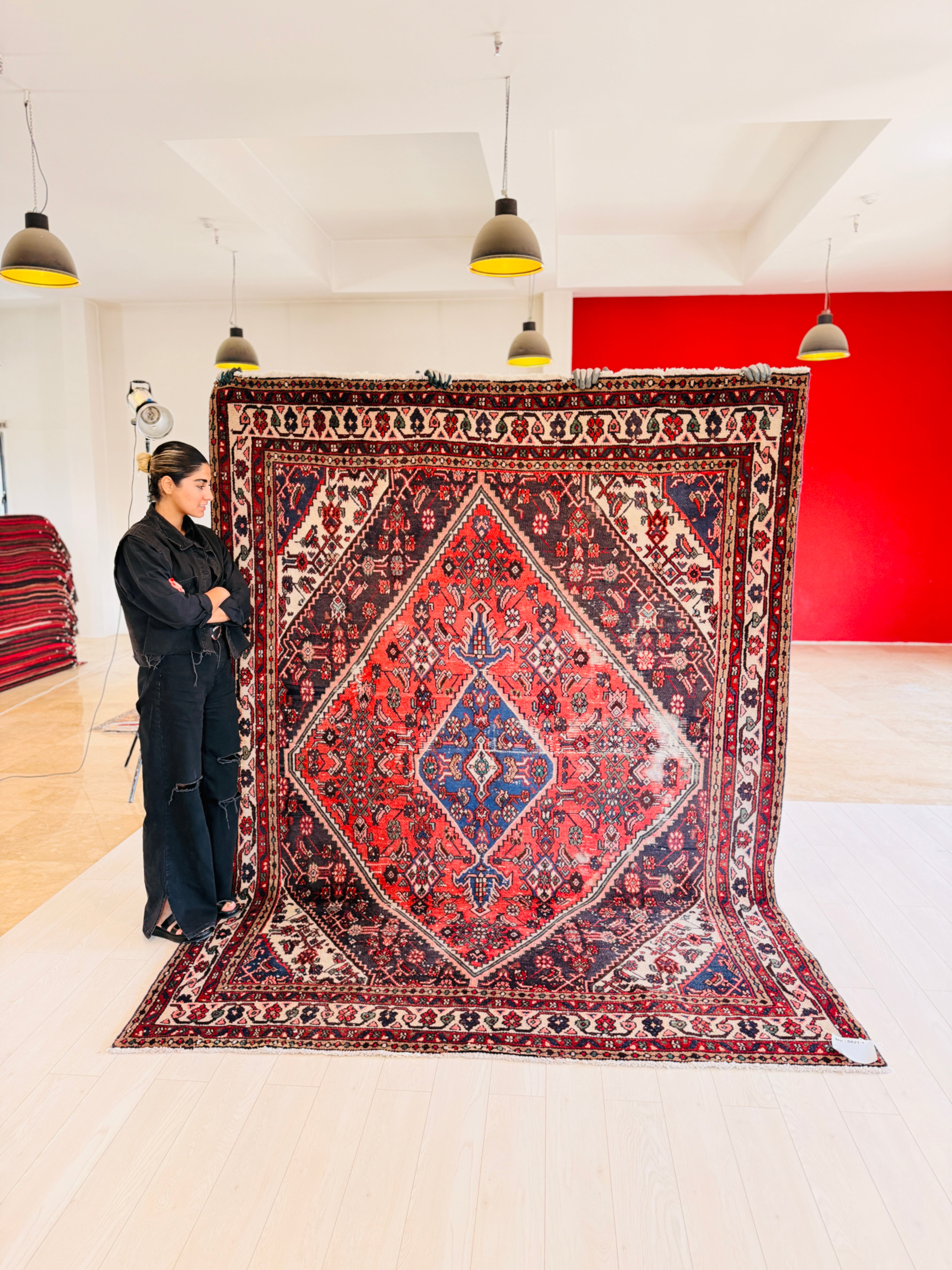 Vintage Red Geometric Rug – 9' 6" x 7' 1" (289 x 215 cm)