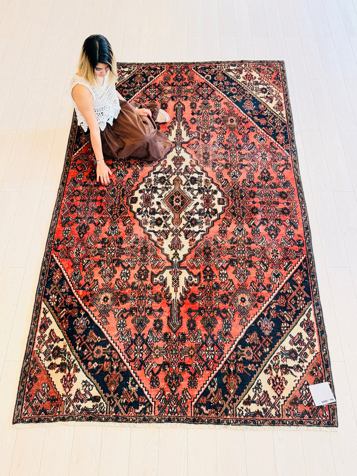 Vintage Red and Beige Geometric Rug – 9' 9" x 5' 8" (297 x 172 cm)