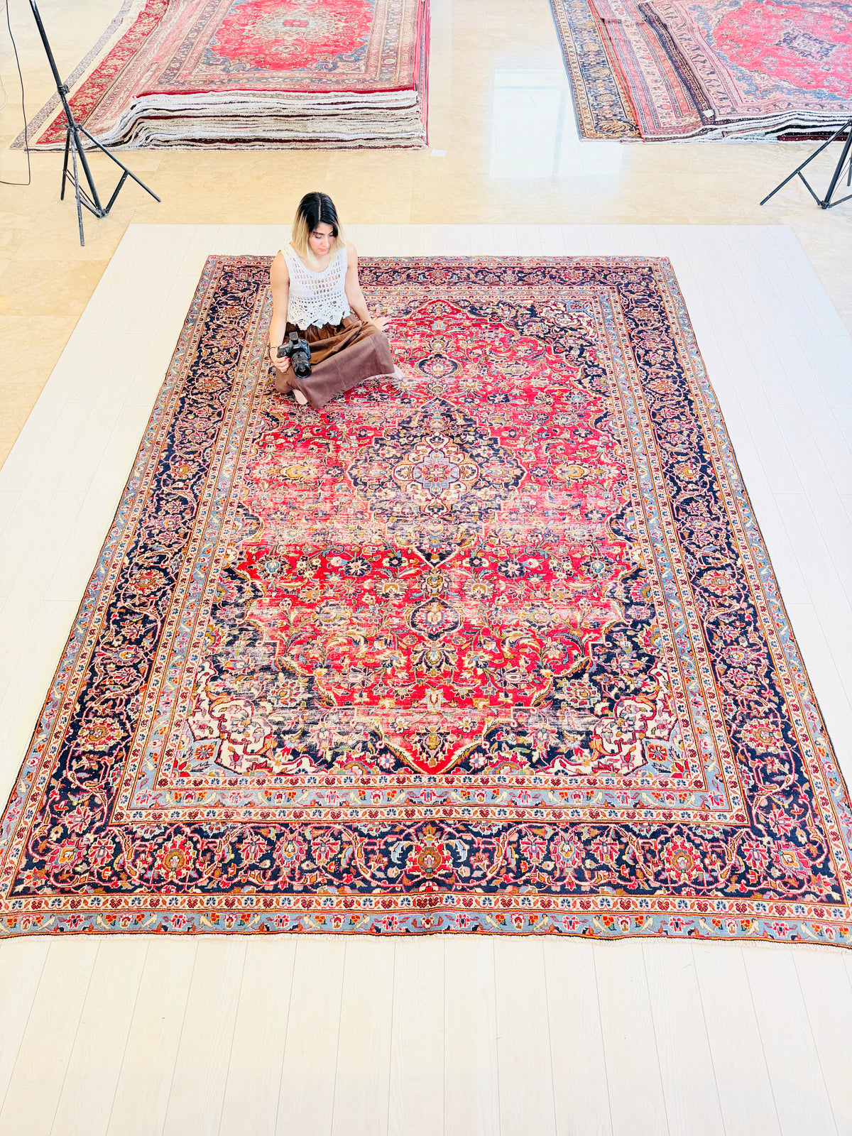 Vintage Red Floral Rug – 12' 8" x 9' 1" (387 x 278 cm)