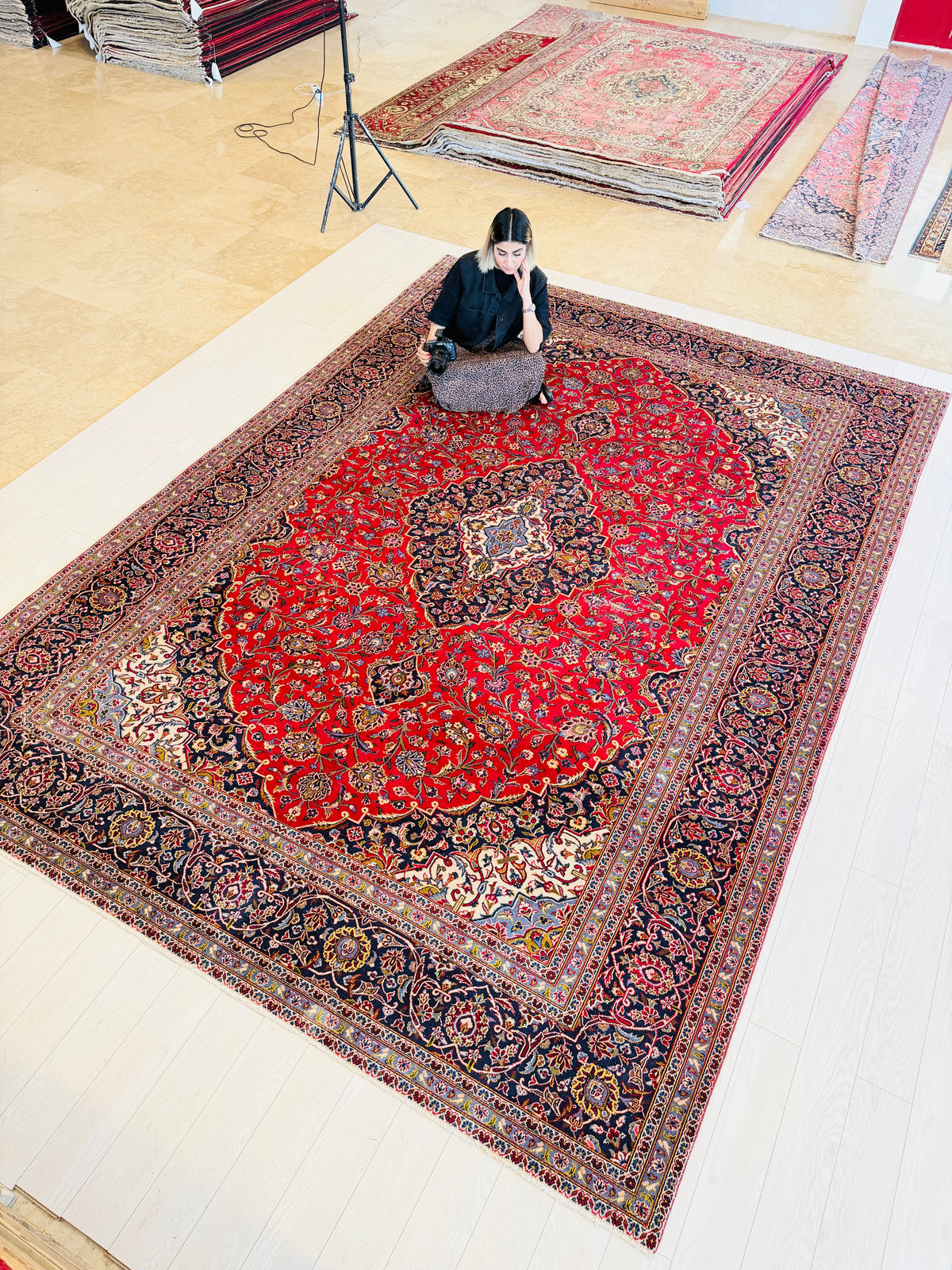 Vintage Red and navy Traditional Rug – 13' 4" x 9' 5" (406 x 286 cm)
