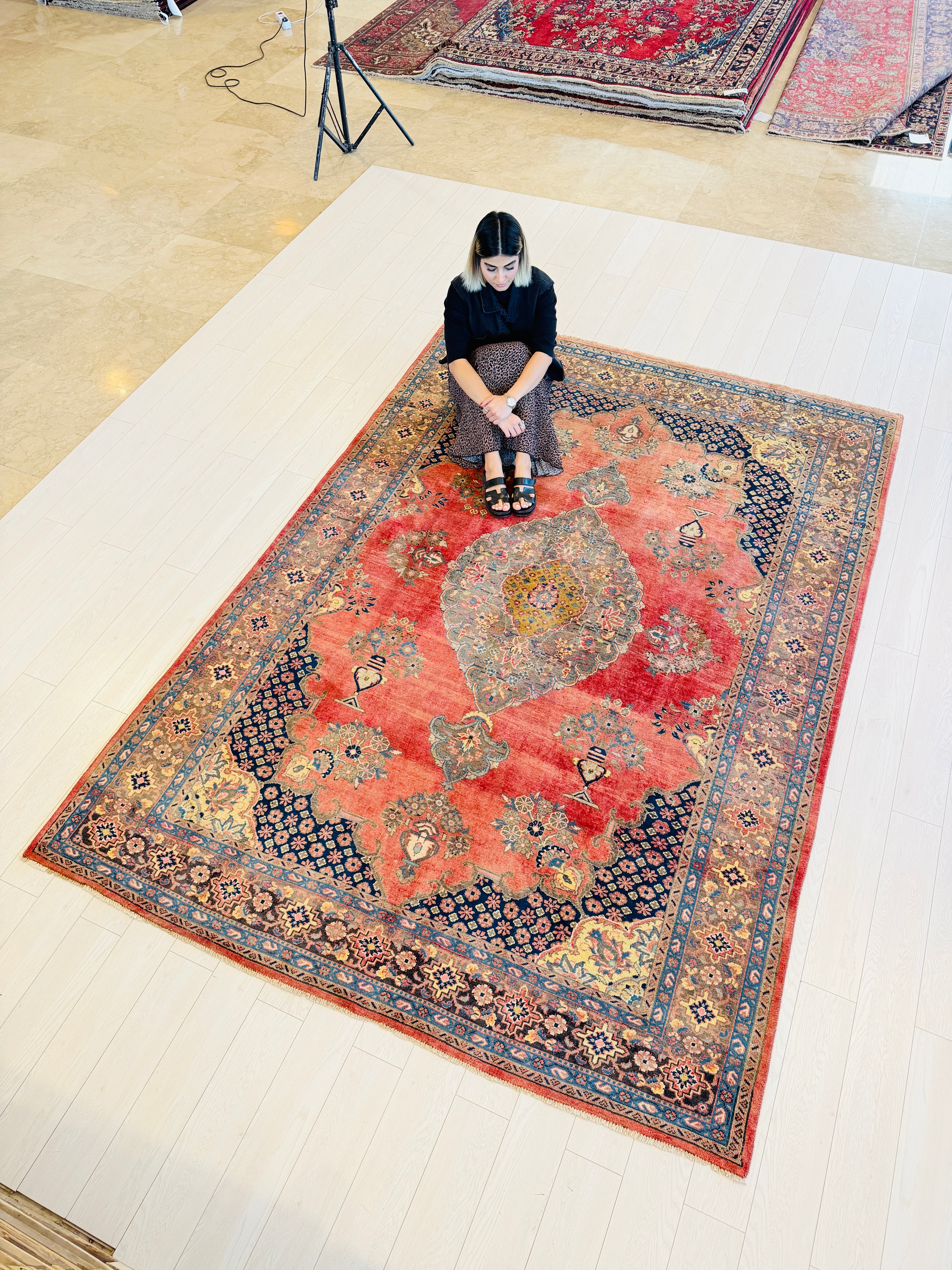 Collectible Vintage Faded red and beige Floral Rug – 9' 10" x 6' 10" (300 x 209 cm)