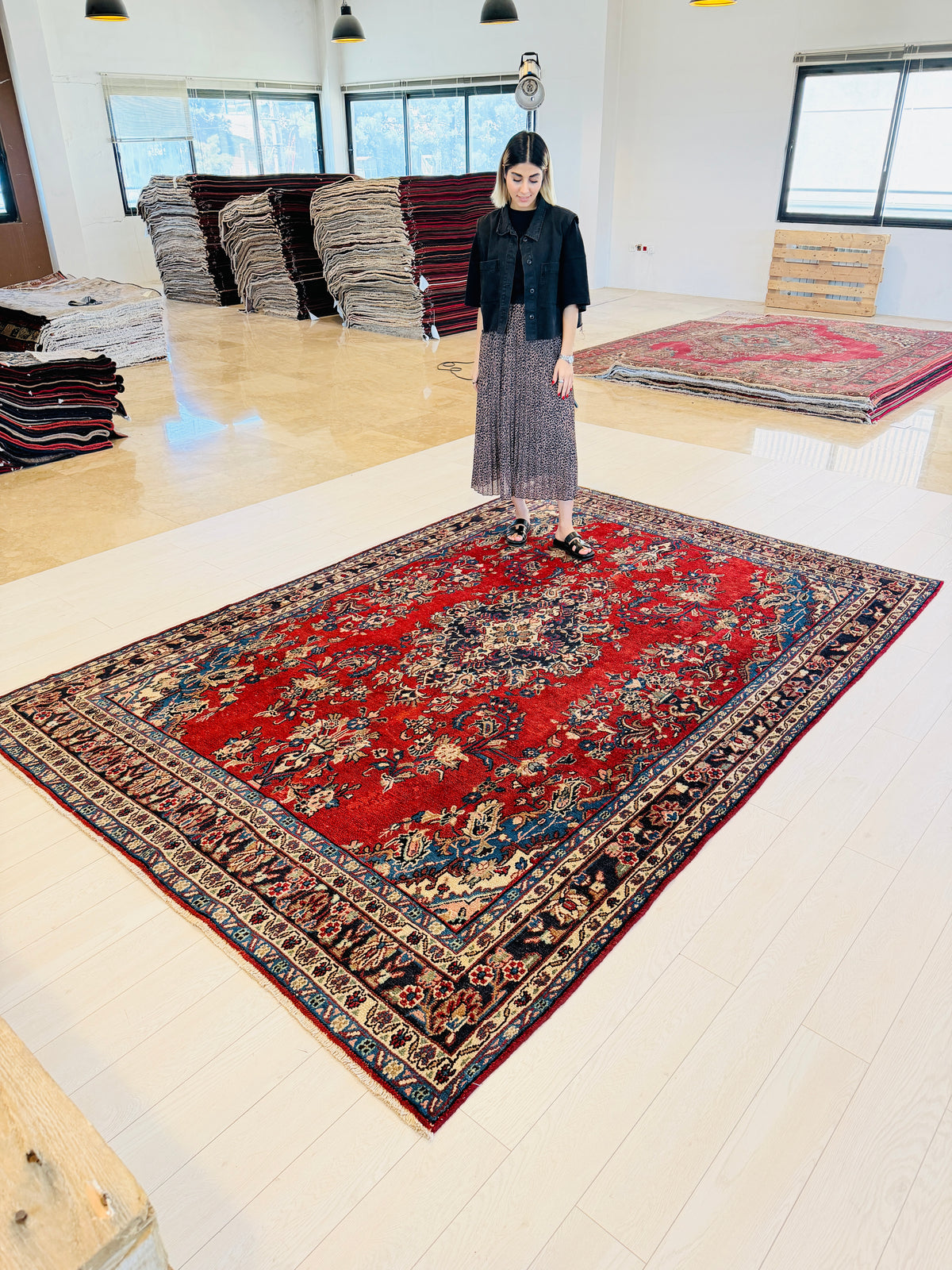 Vintage Red and beige Floral Rug – 10' 4" x 7' 1" (314 x 216 cm)