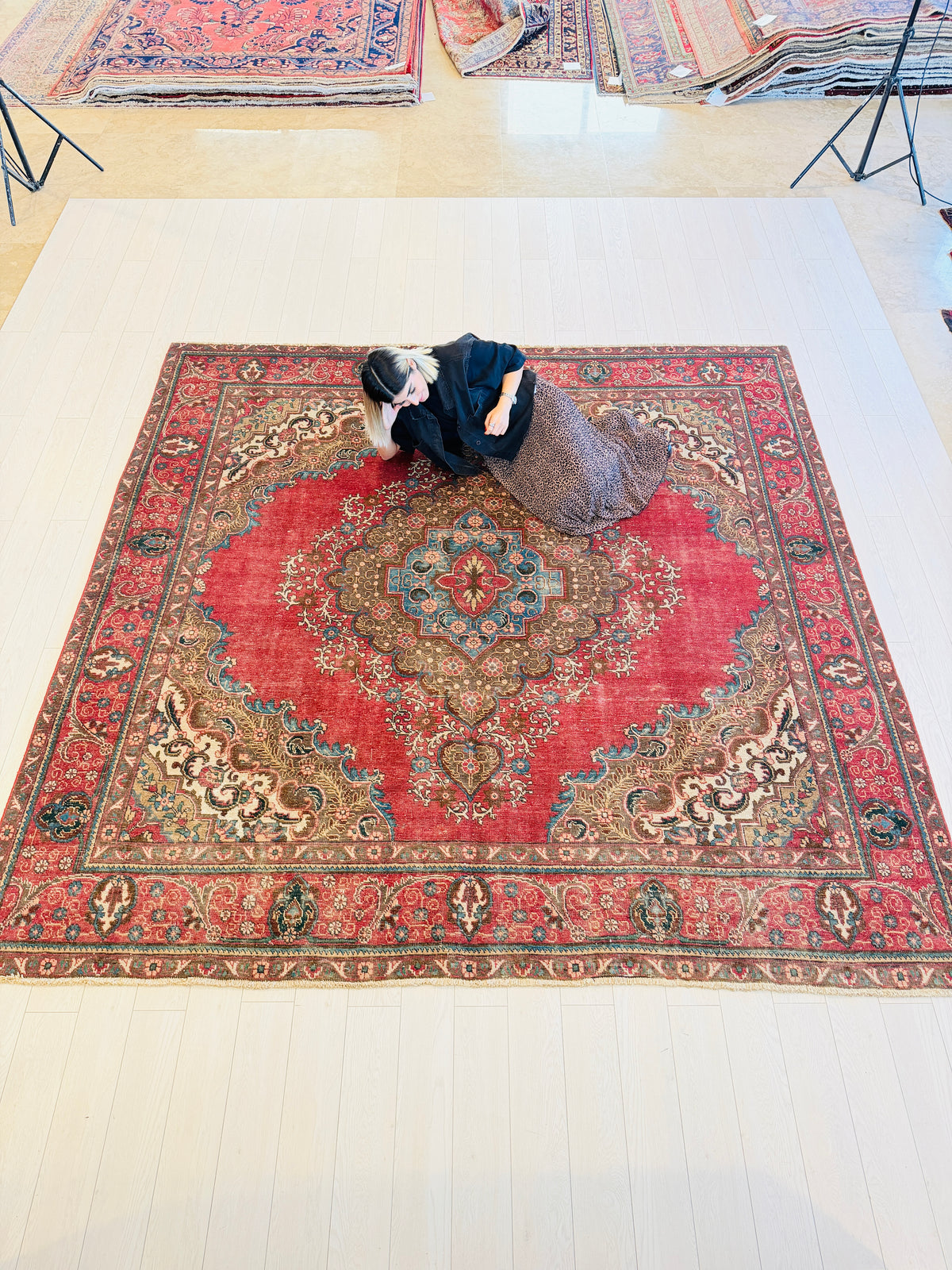 Collectible Vintage Magenta and navy Floral square Rug – 9' 3" x 9' 5" (283 x 288 cm)