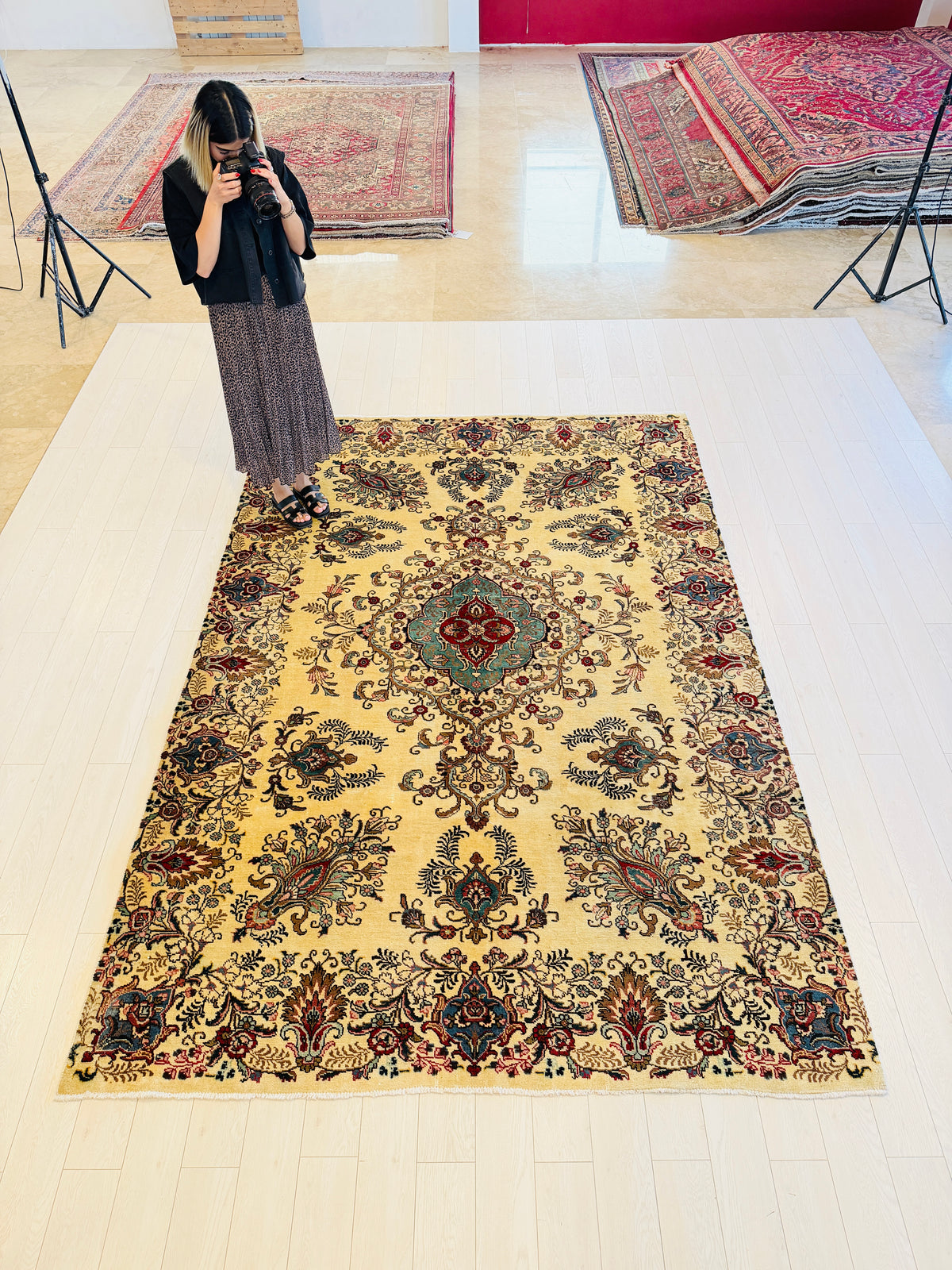 Collectible Vintage Warm beige and red Floral Rug – 10' 3" x 7' 0" (312 x 214 cm)
