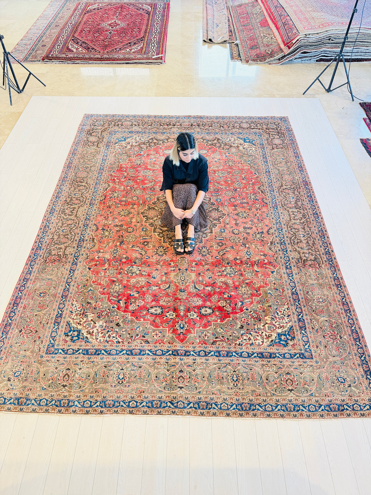 Vintage Faded red and navy Traditional Rug – 12' 8" x 9' 4" (385 x 284 cm)