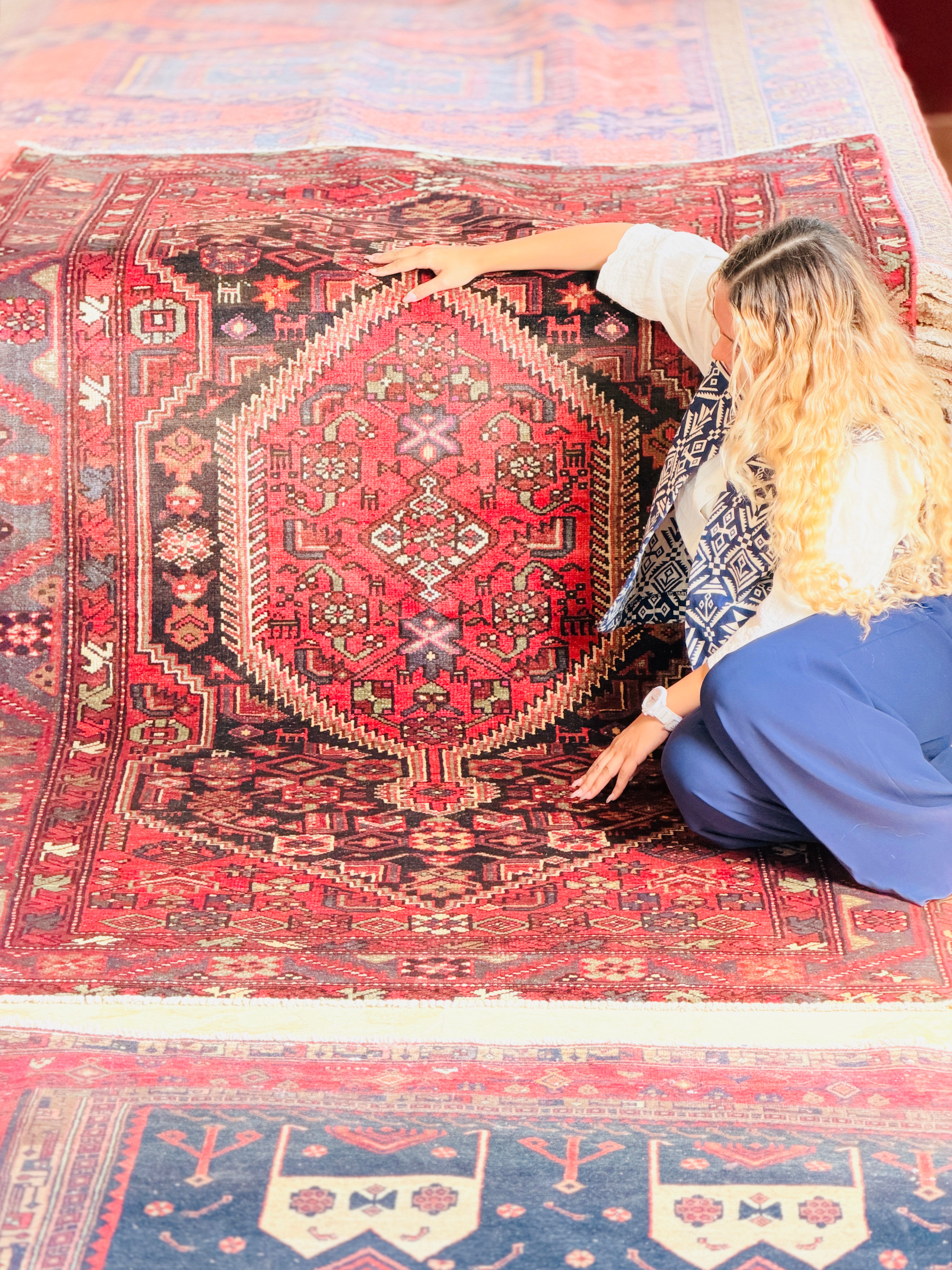 Vintage Red, Black Geometric Medallion Area Rug – 7' 9" x 4' 7" (237 x 140 cm)