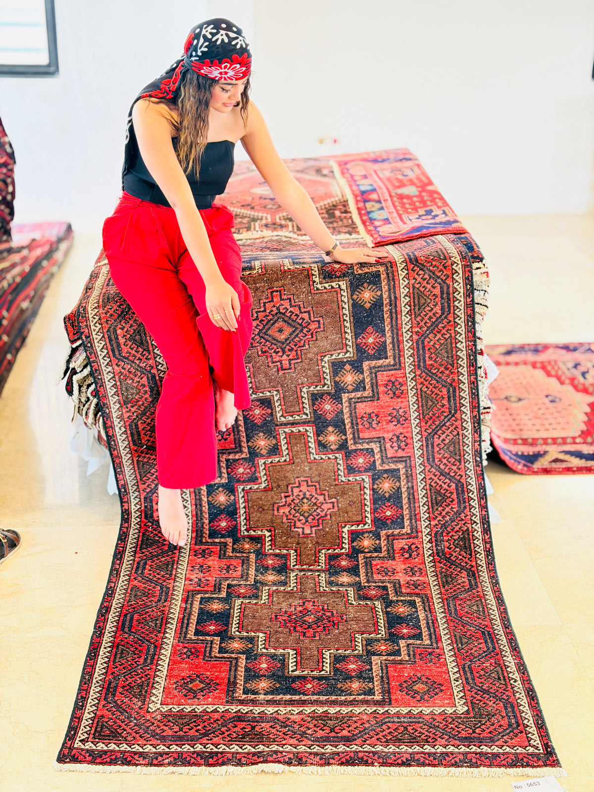 Vintage Navy Blue, Red Stepped Diamond Area Rug – 7' 9" x 3' 11" (236 x 119 cm)