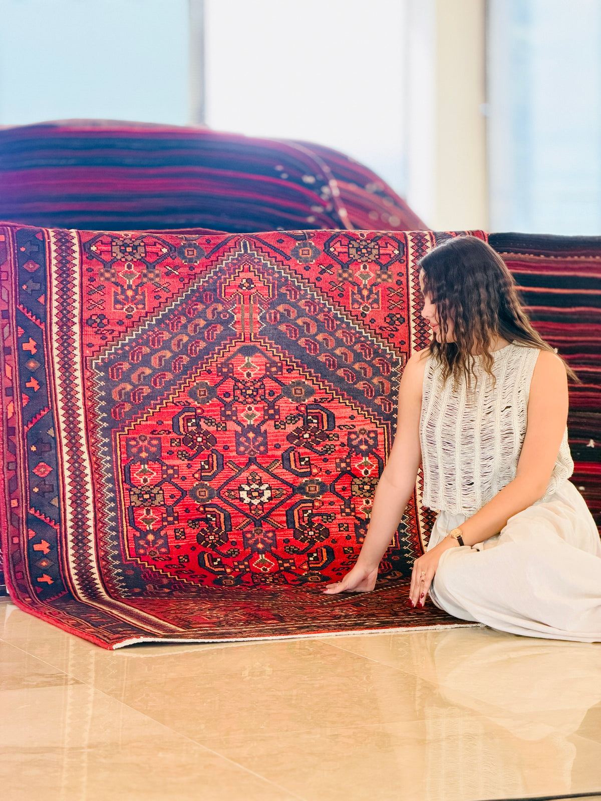 Vintage Red, Blue Central Medallion Area Rug – 6' 7" x 4' 4" (201 x 133 cm)