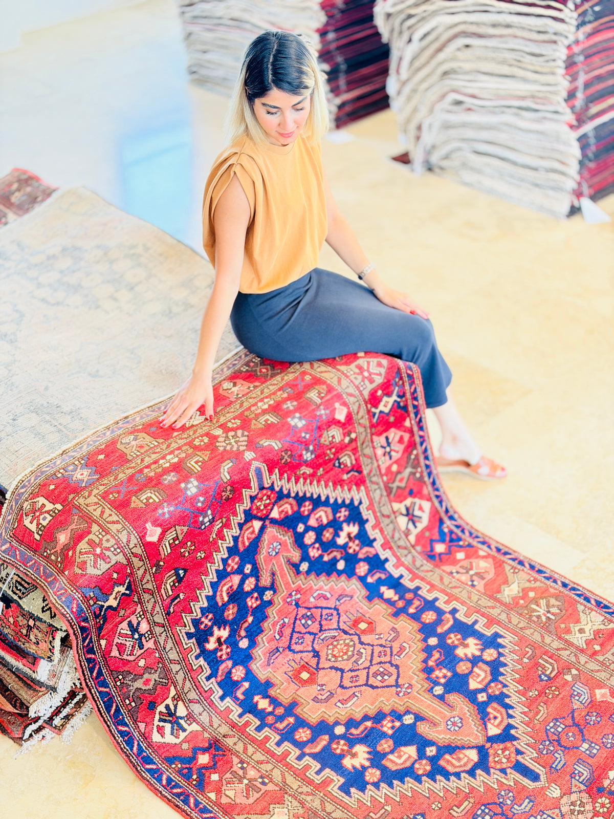 Rare Vintage Red, Navy Blue Central Medallion Hand-Knotted Area Rug – 6' 5" x 4' 1" (196 x 124 cm)