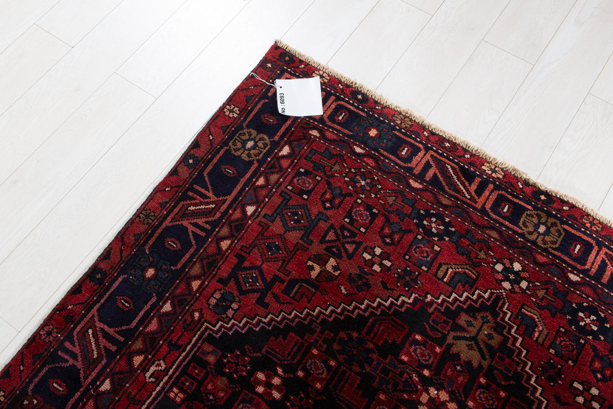 Vintage Black & Rust Red Geometric Allover Wool Rug – 9' 10" x 4' 10" (300 x 148 cm)