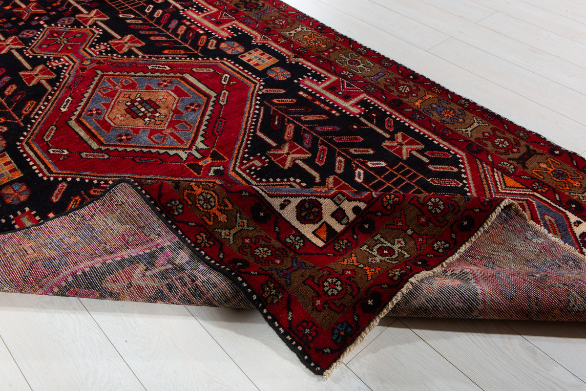 Vintage Deep Navy Blue & Red Geometric Medallion Wool Rug – 8' 11" x 4' 9" (272 x 145 cm)