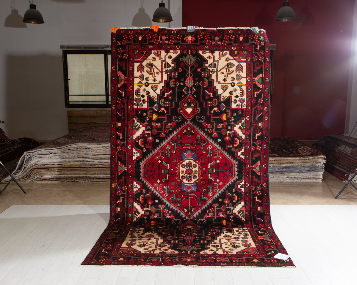 Vintage Deep Navy Blue & Red Geometric Medallion Wool Rug – 9' 7" x 5' 7" (293 x 169 cm)