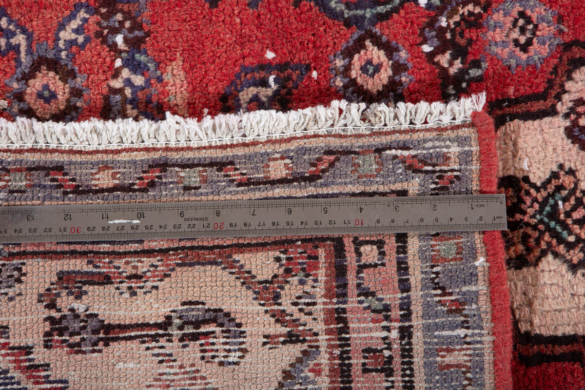 Vintage Red Hand-Knotted Wool Rug – 8' 3" x 4' 8" (252 x 141 cm)