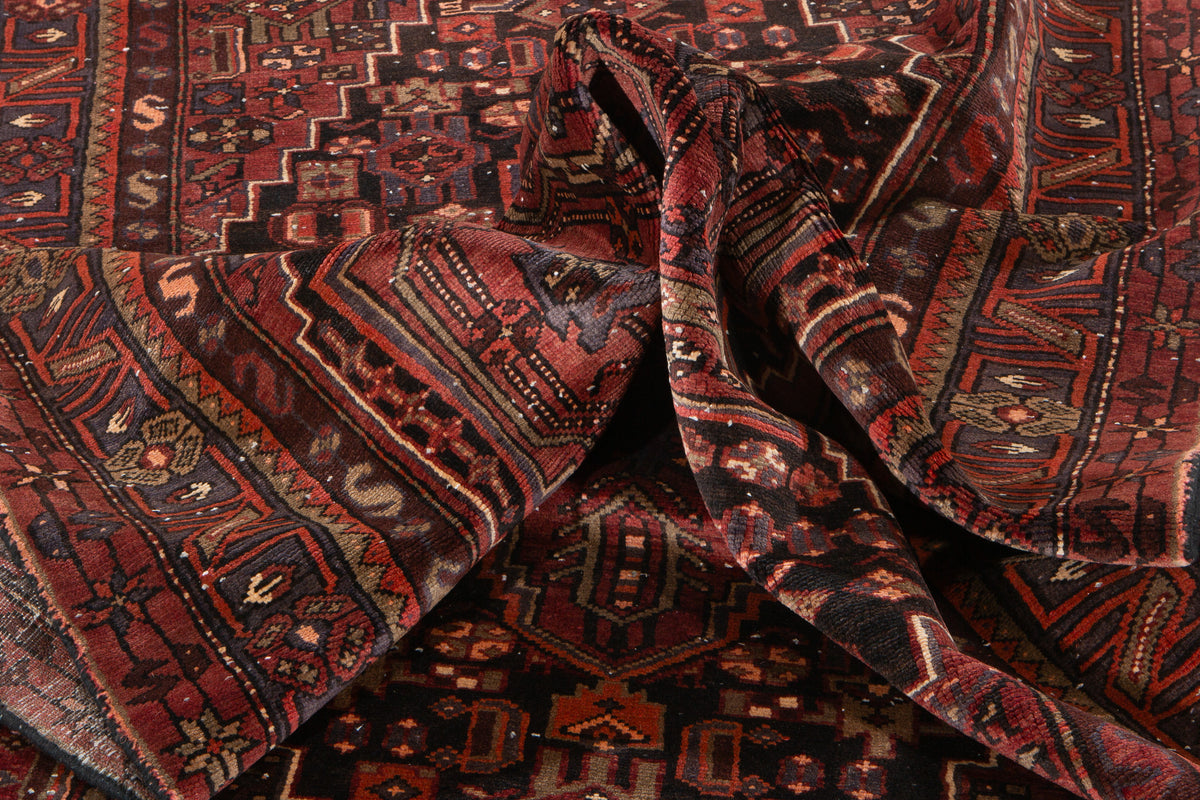 Vintage Red & Black Hand-Knotted Wool Rug – 9' 4" x 4' 10" (285 x 148 cm)